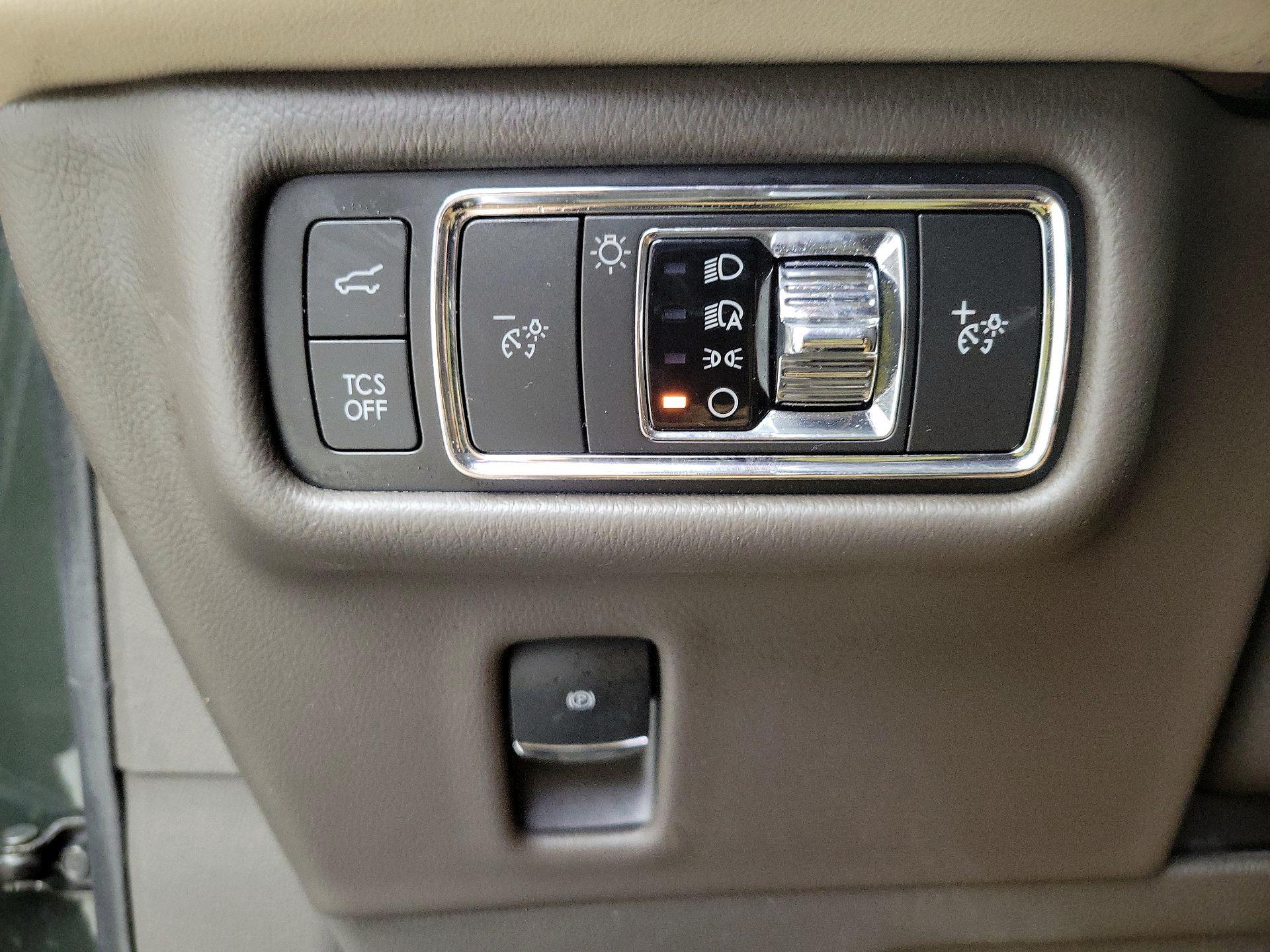 Thumbnail: 2022 Lincoln Nautilus - 13