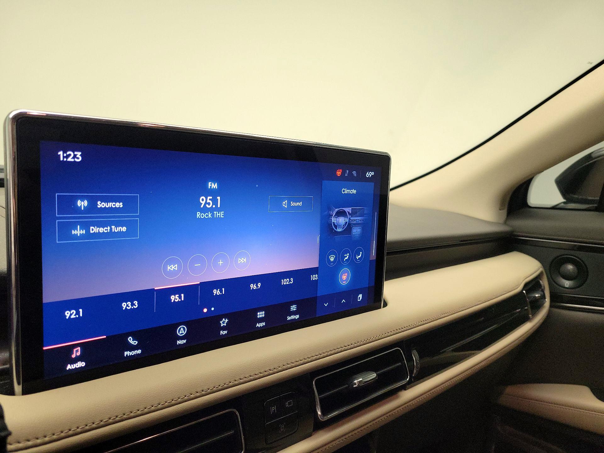 Thumbnail: 2022 Lincoln Nautilus - 16