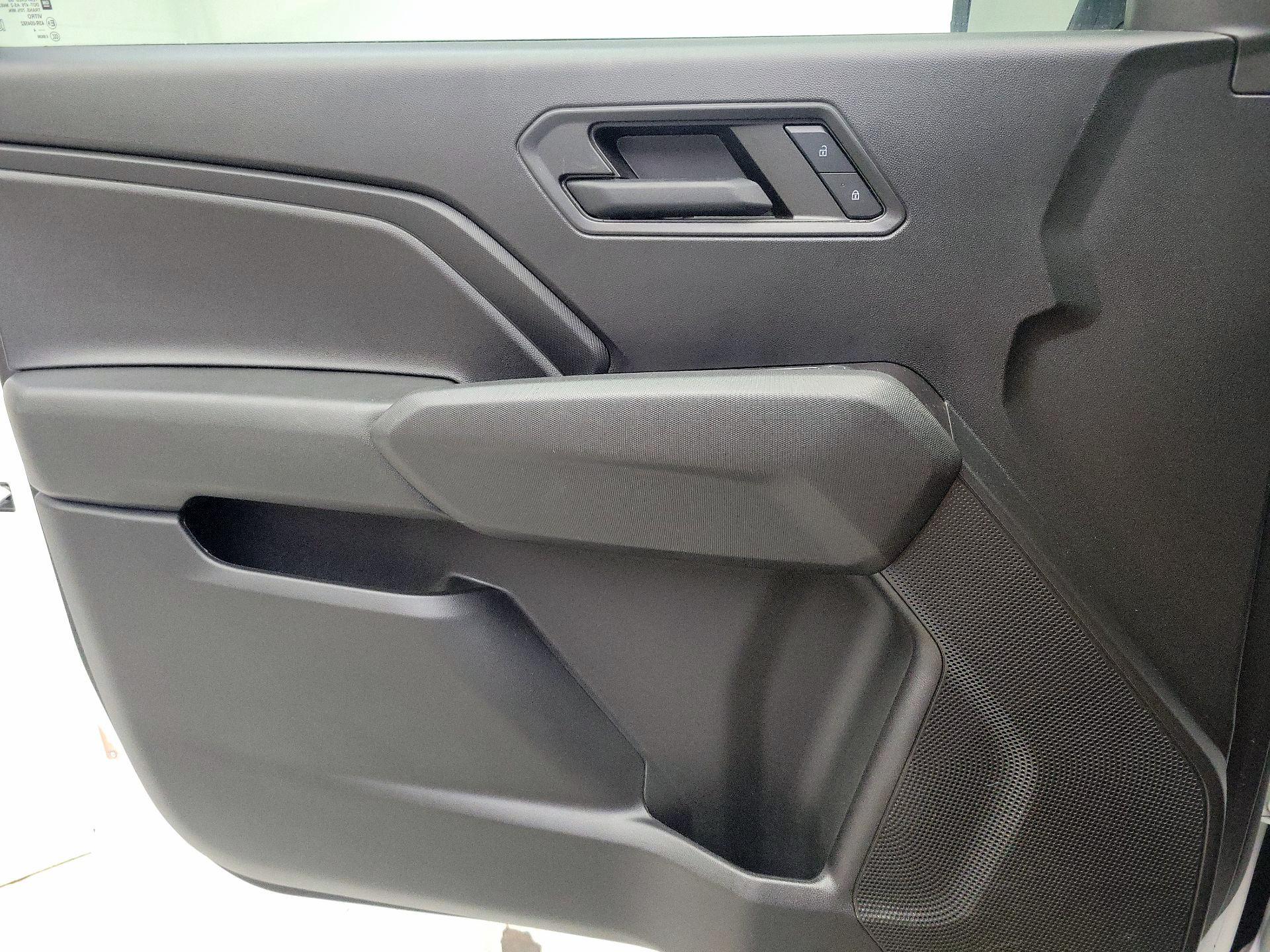 Thumbnail: 2024 Chevrolet Colorado - 12