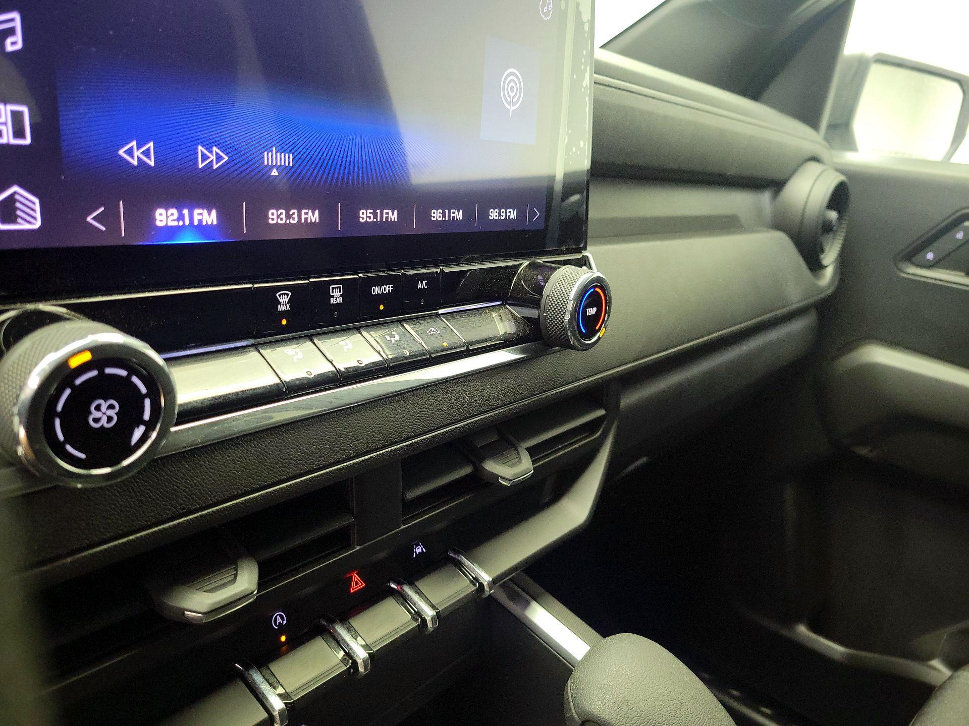 Thumbnail: 2024 Chevrolet Colorado - 16