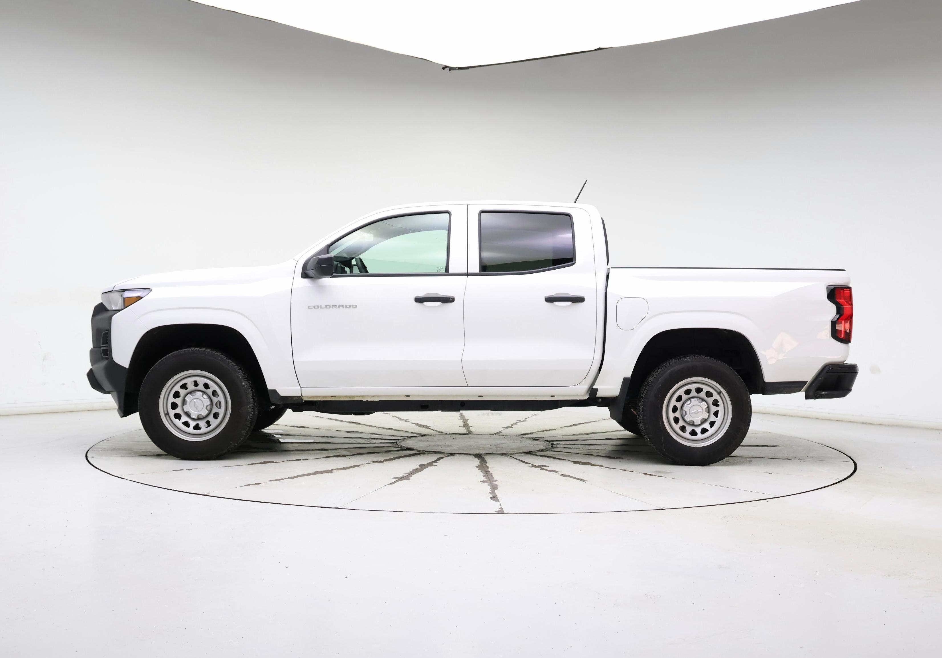 Thumbnail: 2024 Chevrolet Colorado - 3