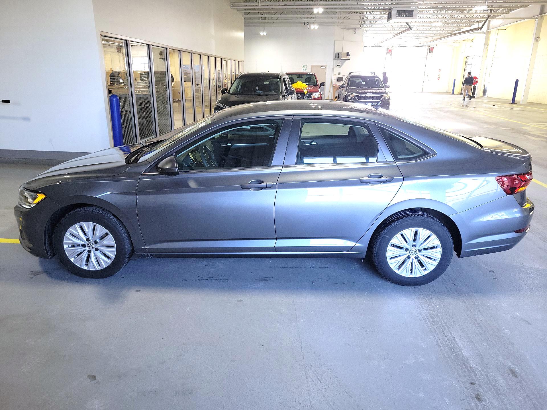 Thumbnail: 2019 Volkswagen Jetta - 4