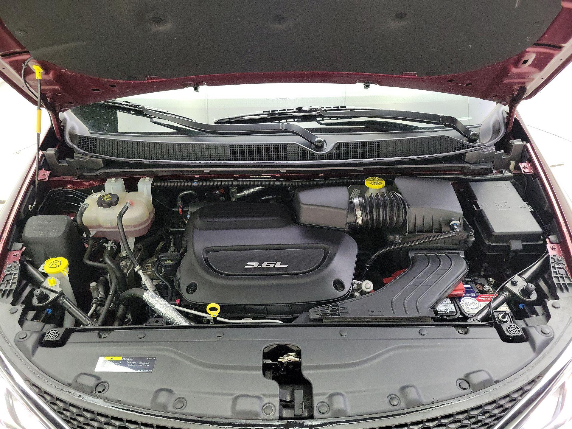 Thumbnail: 2018 Chrysler Pacifica - 20