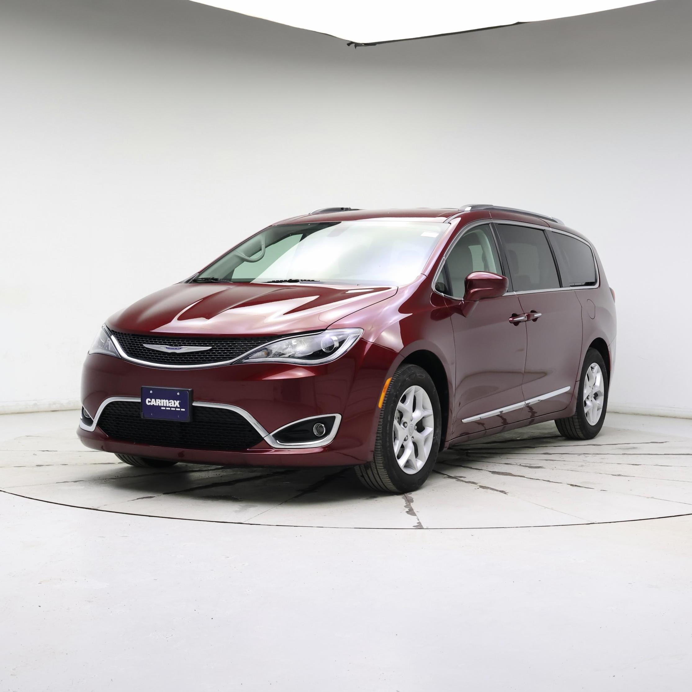 Thumbnail: 2018 Chrysler Pacifica - 4