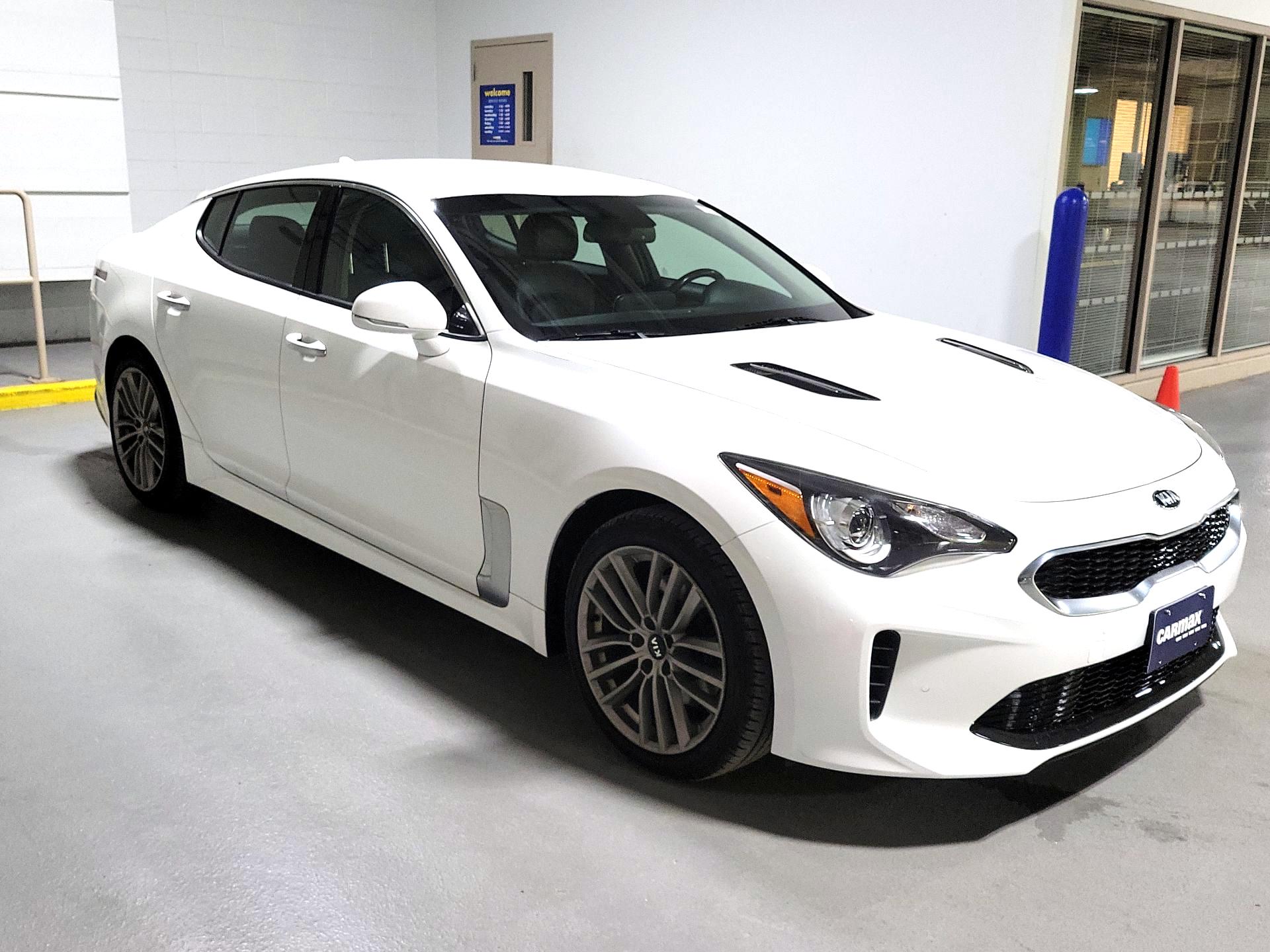 Thumbnail: 2018 Kia Stinger - 1