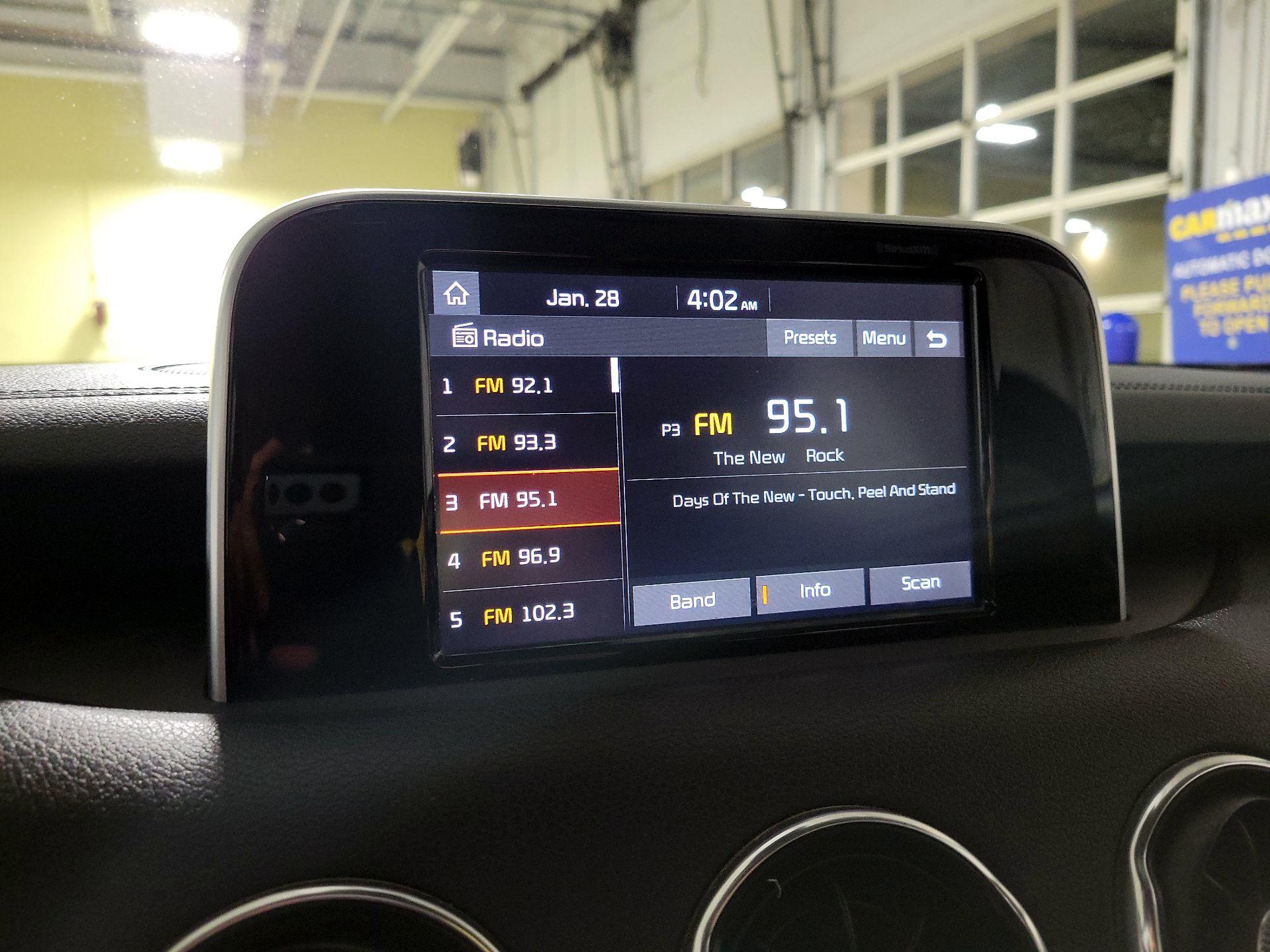 Thumbnail: 2018 Kia Stinger - 13