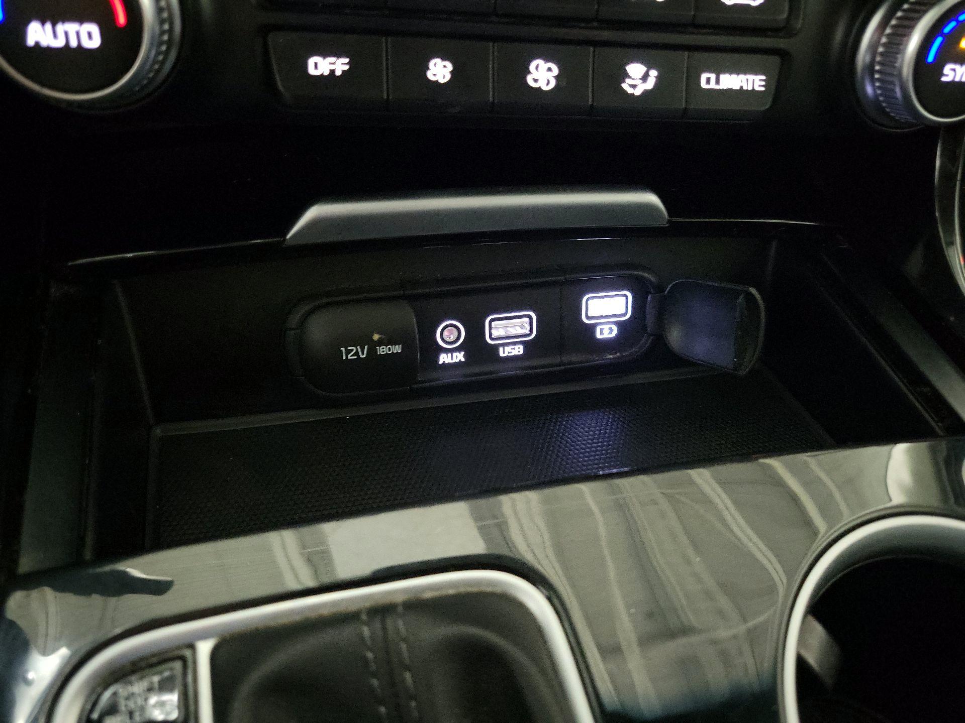 Thumbnail: 2018 Kia Stinger - 16