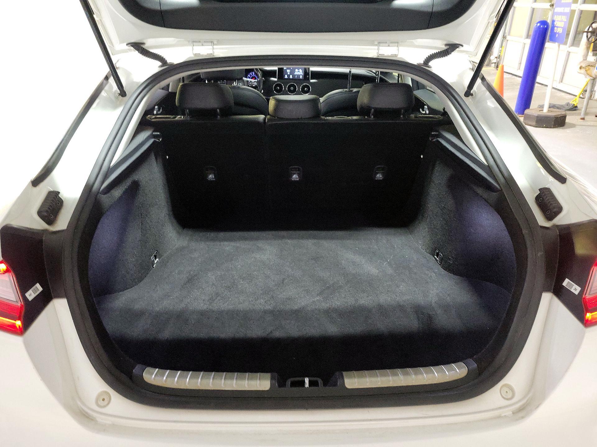 Thumbnail: 2018 Kia Stinger - 18