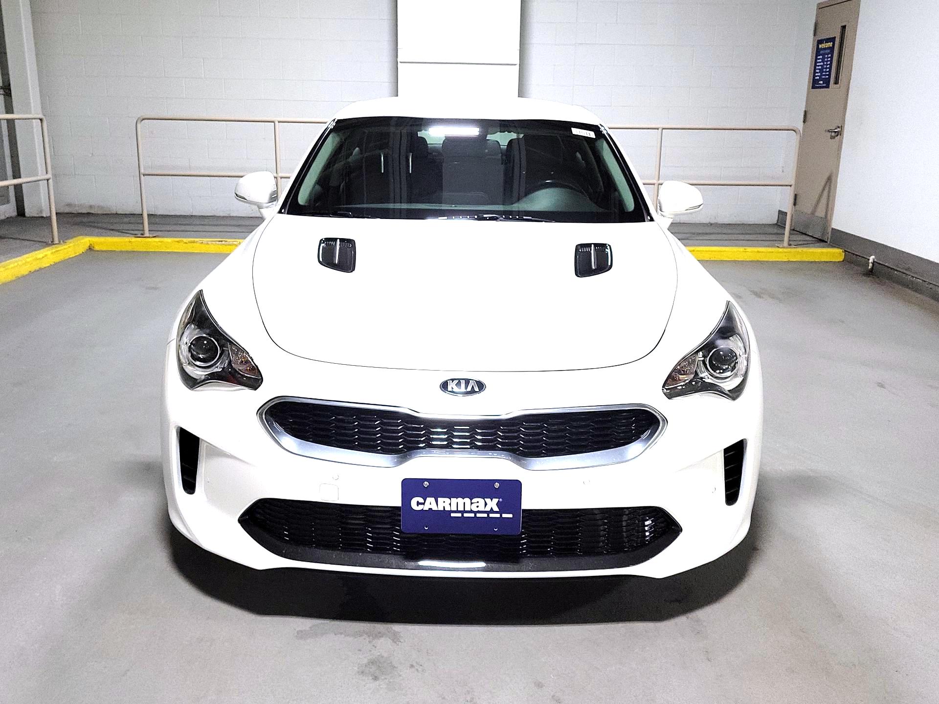 Thumbnail: 2018 Kia Stinger - 2