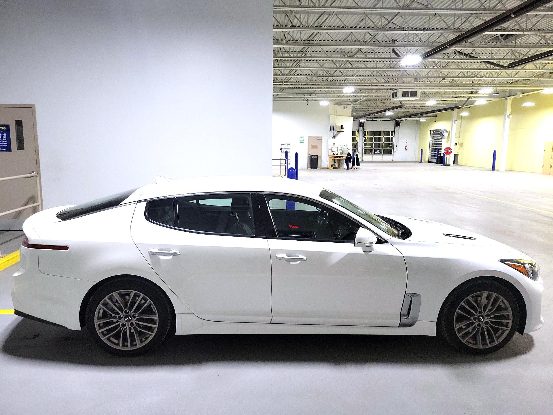 Thumbnail: 2018 Kia Stinger - 4