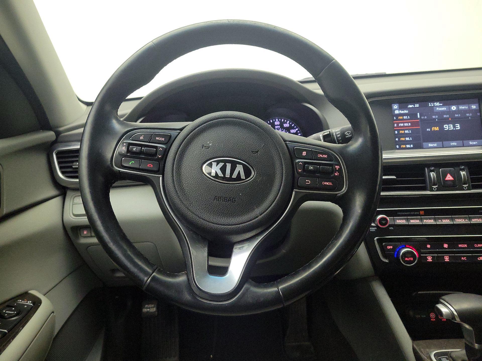 Thumbnail: 2017 Kia Optima - 10