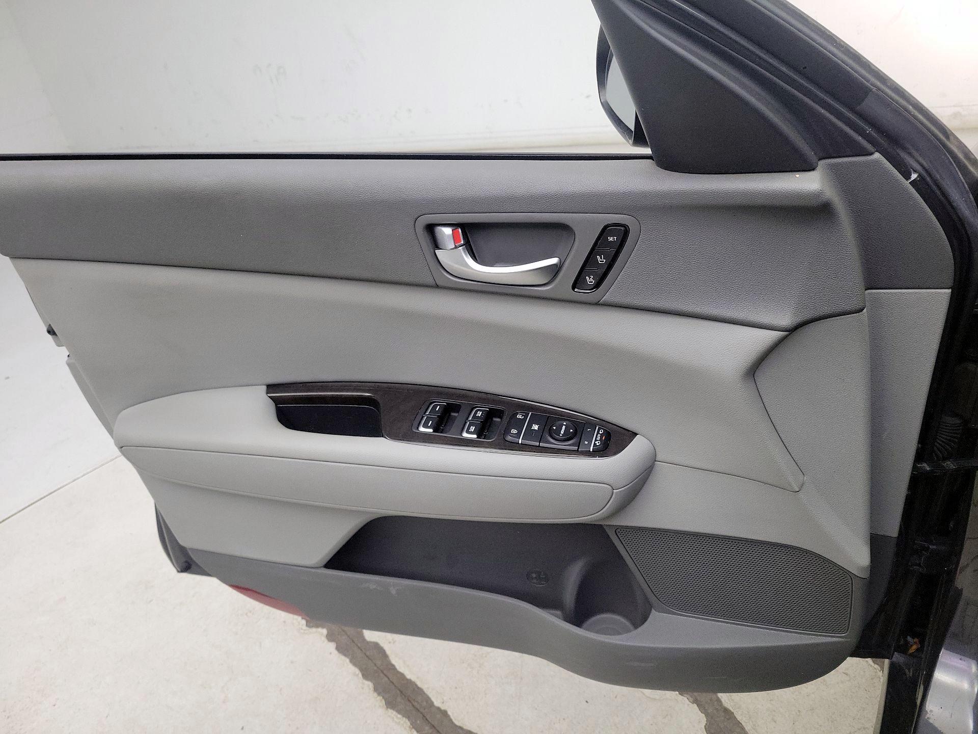 Thumbnail: 2017 Kia Optima - 12