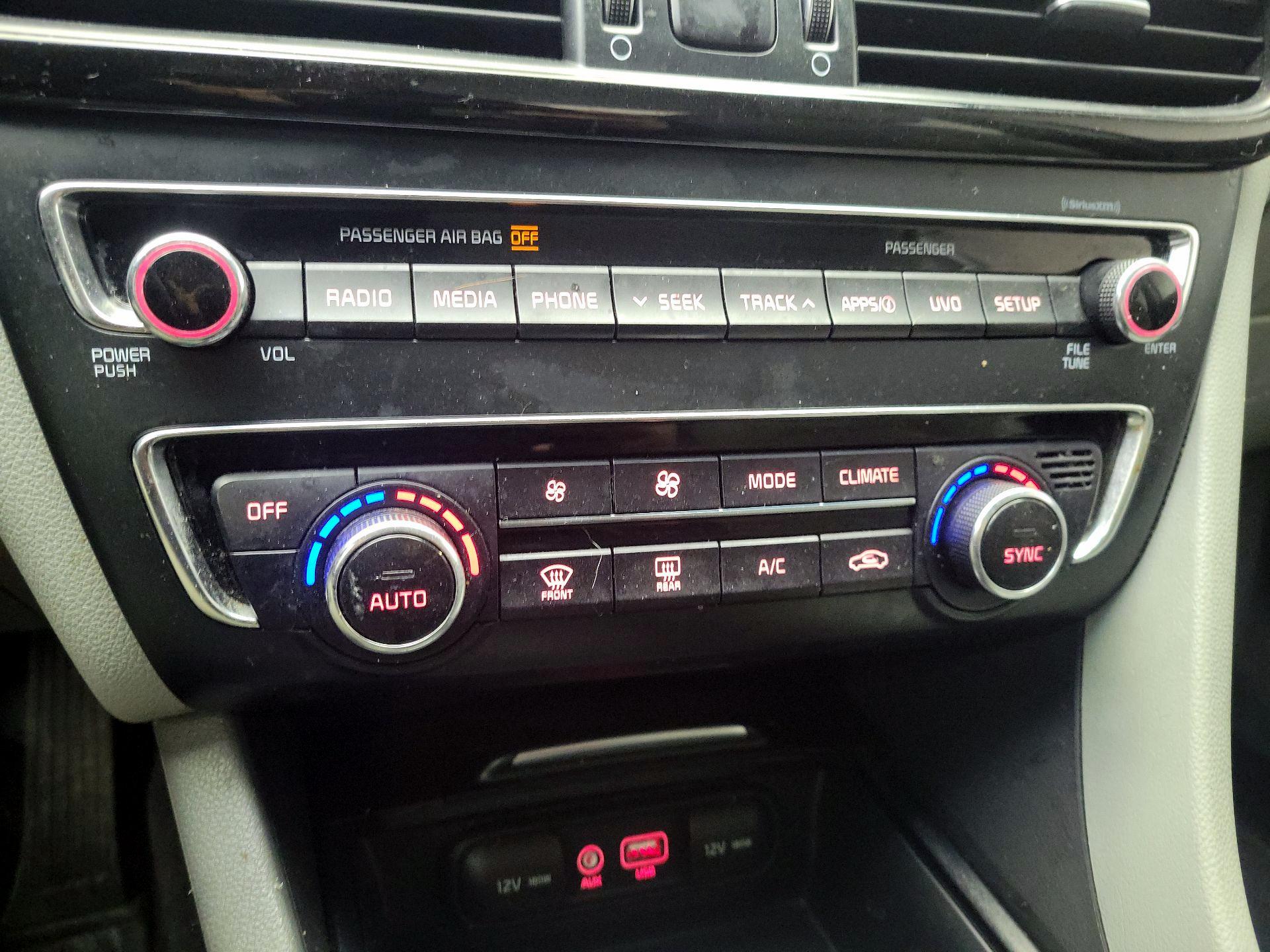 Thumbnail: 2017 Kia Optima - 16