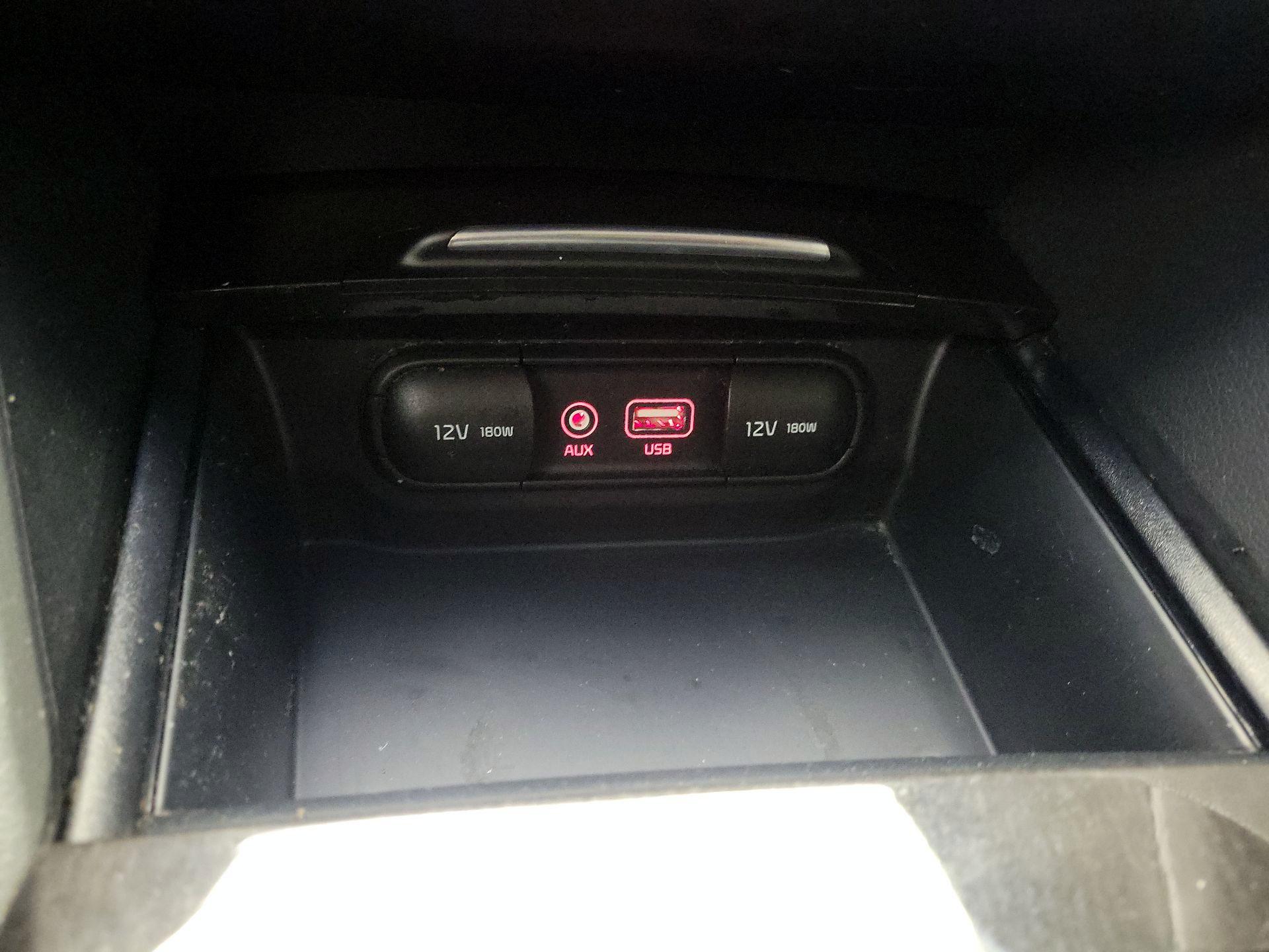 Thumbnail: 2017 Kia Optima - 18