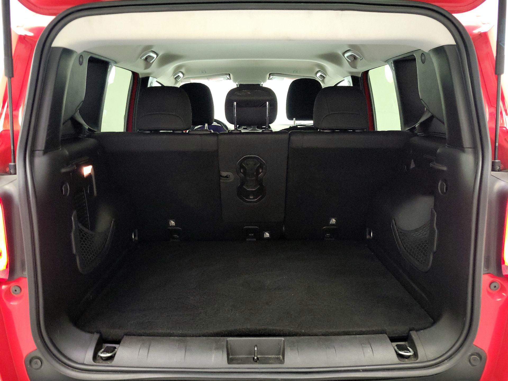 Thumbnail: 2019 Jeep Renegade - 20