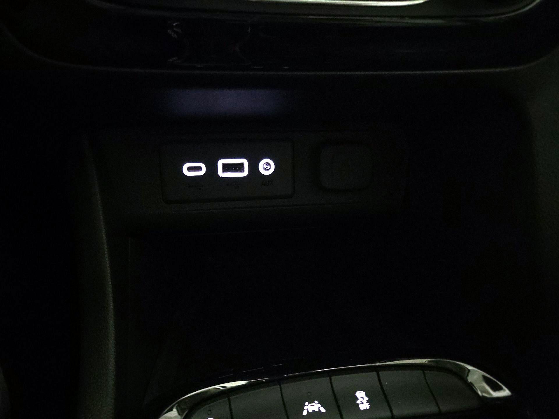 Thumbnail: 2021 Buick Encore GX - 16