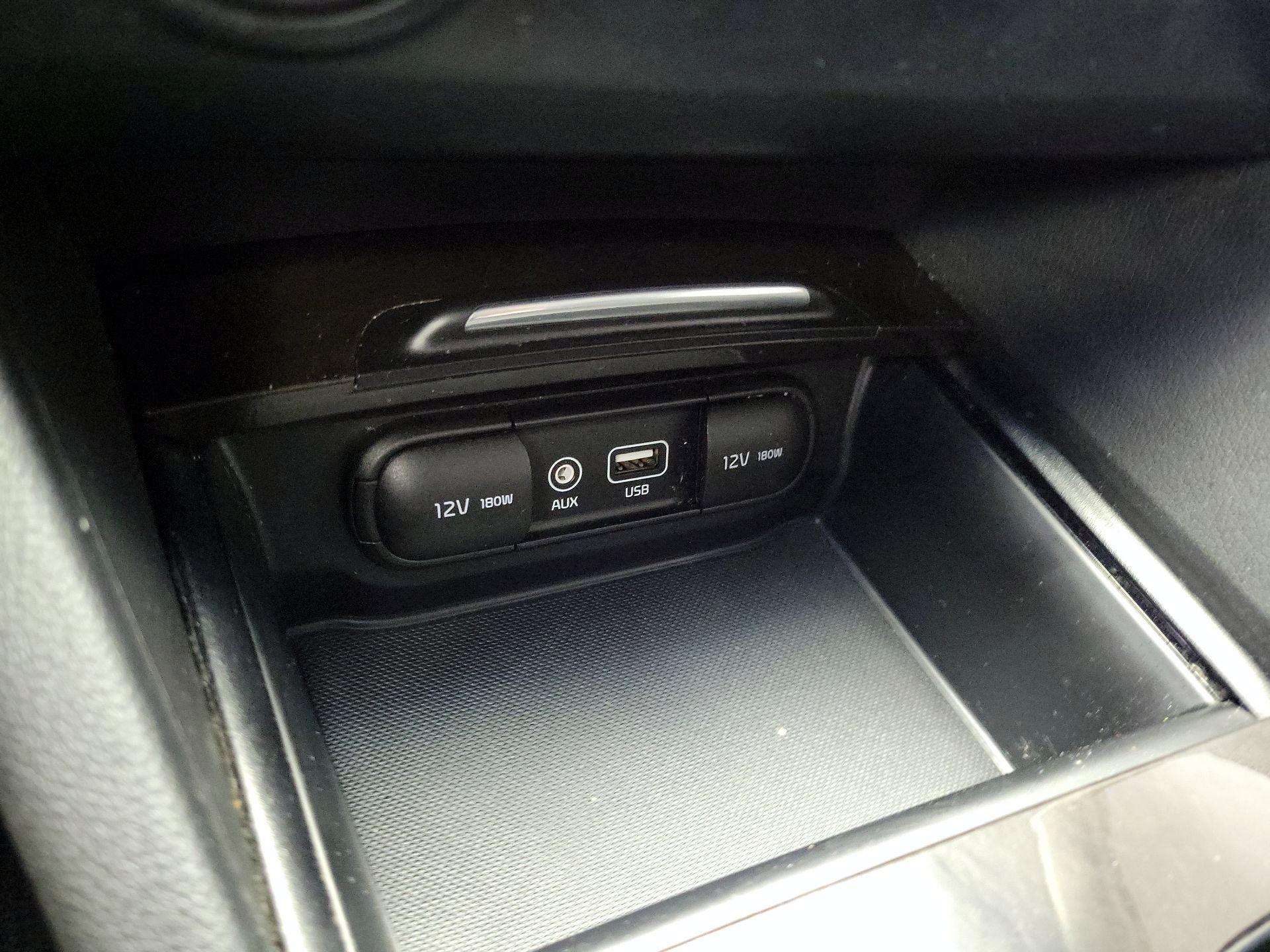 Thumbnail: 2016 Kia Optima - 18