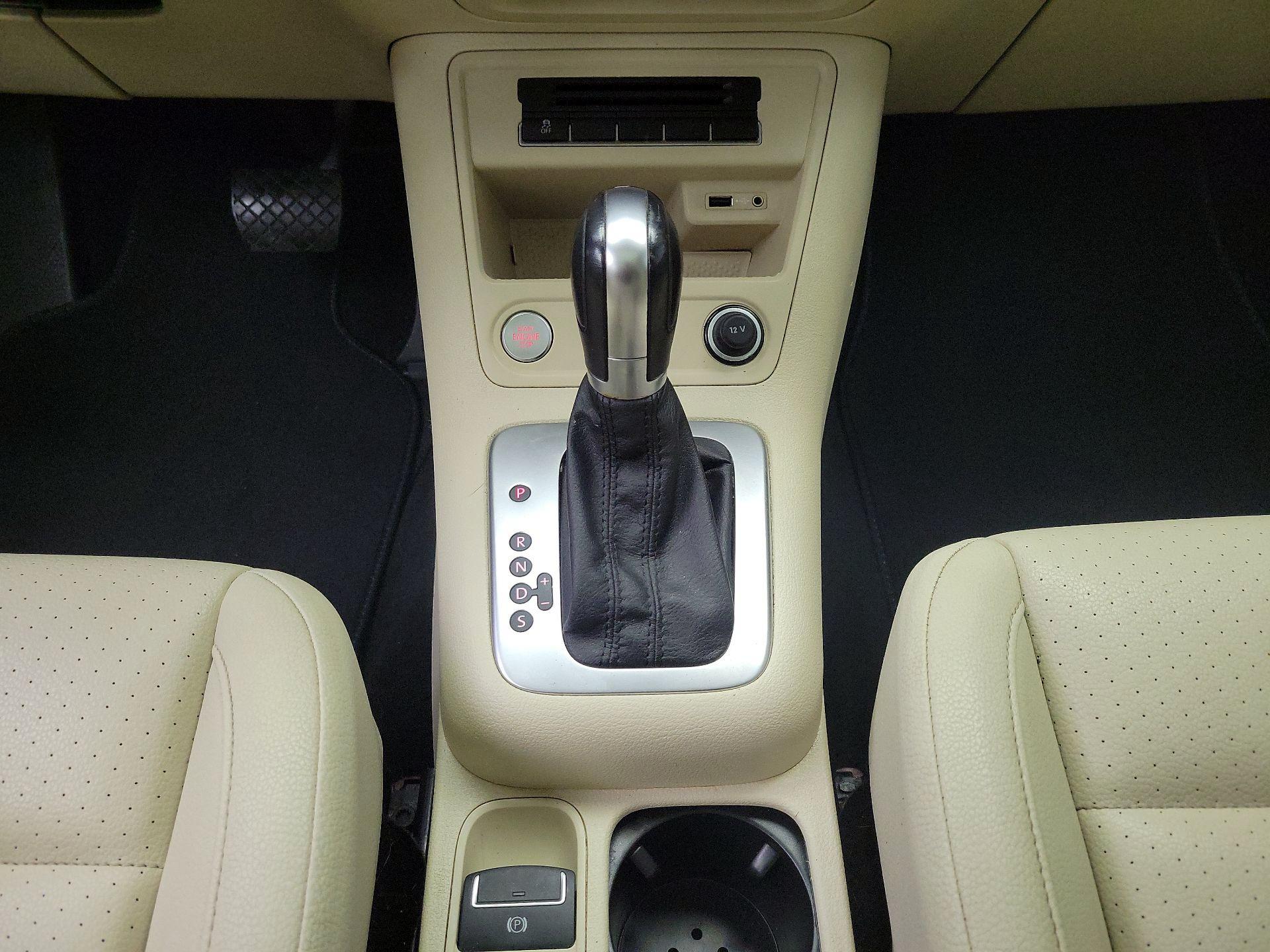 Thumbnail: 2016 Volkswagen Tiguan - 17