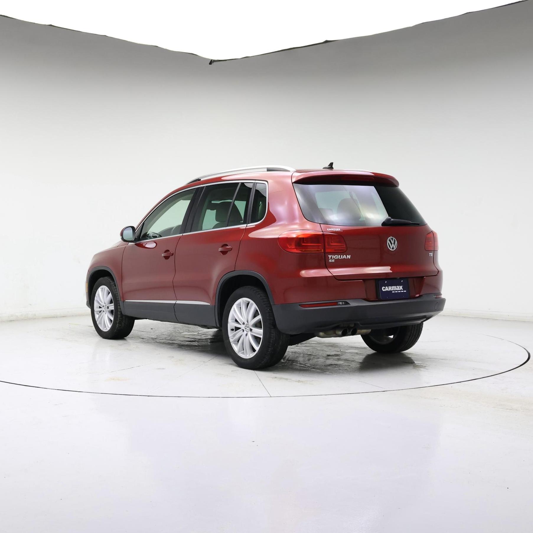 Thumbnail: 2016 Volkswagen Tiguan - 2