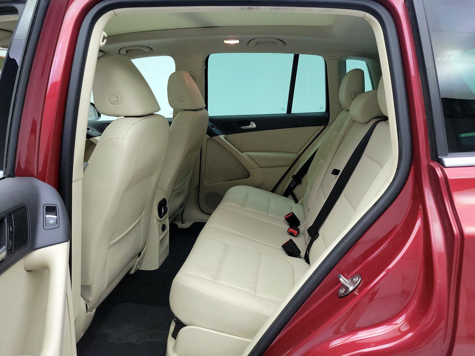 Thumbnail: 2016 Volkswagen Tiguan - 20