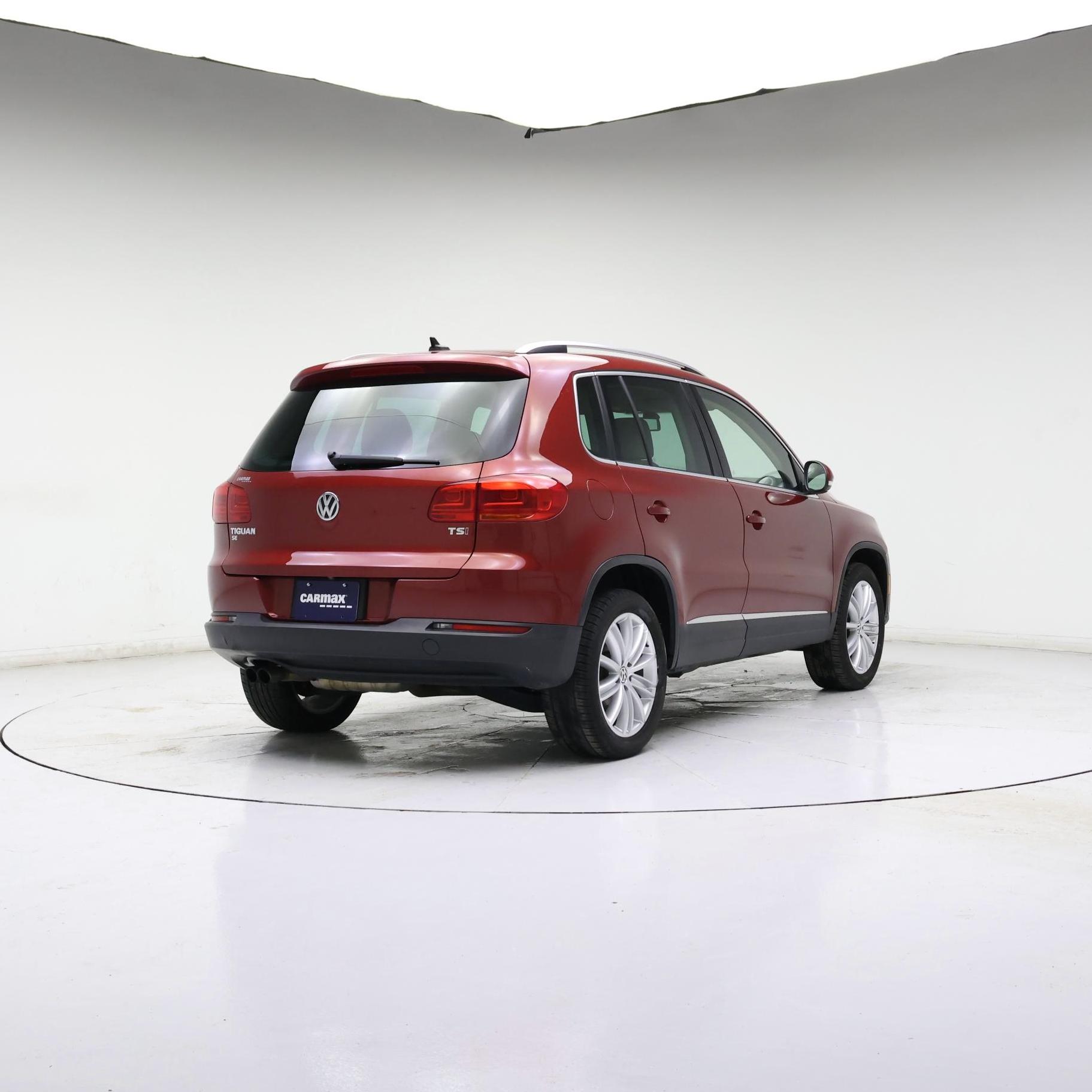 Thumbnail: 2016 Volkswagen Tiguan - 8