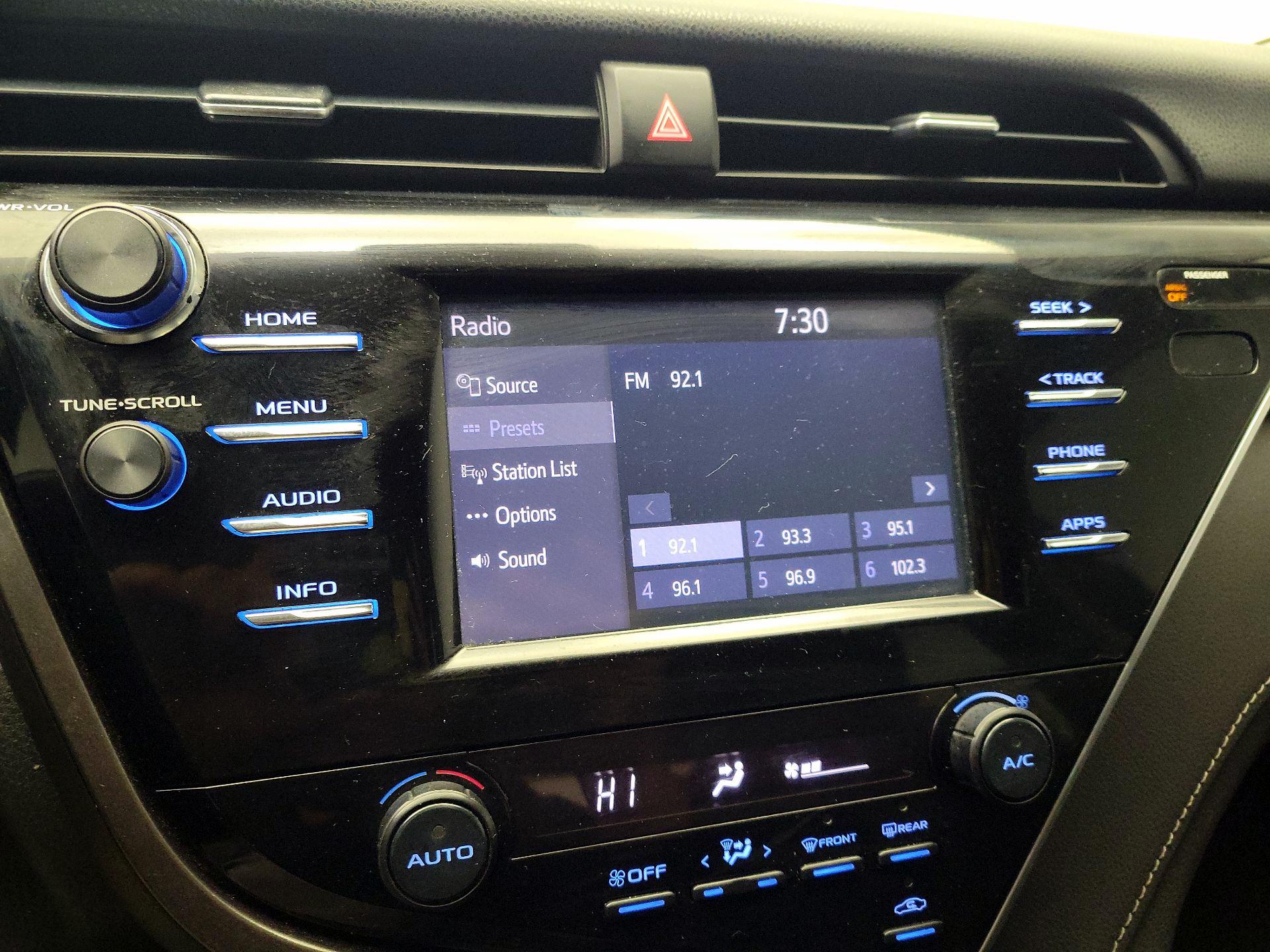 Thumbnail: 2018 Toyota Camry - 15