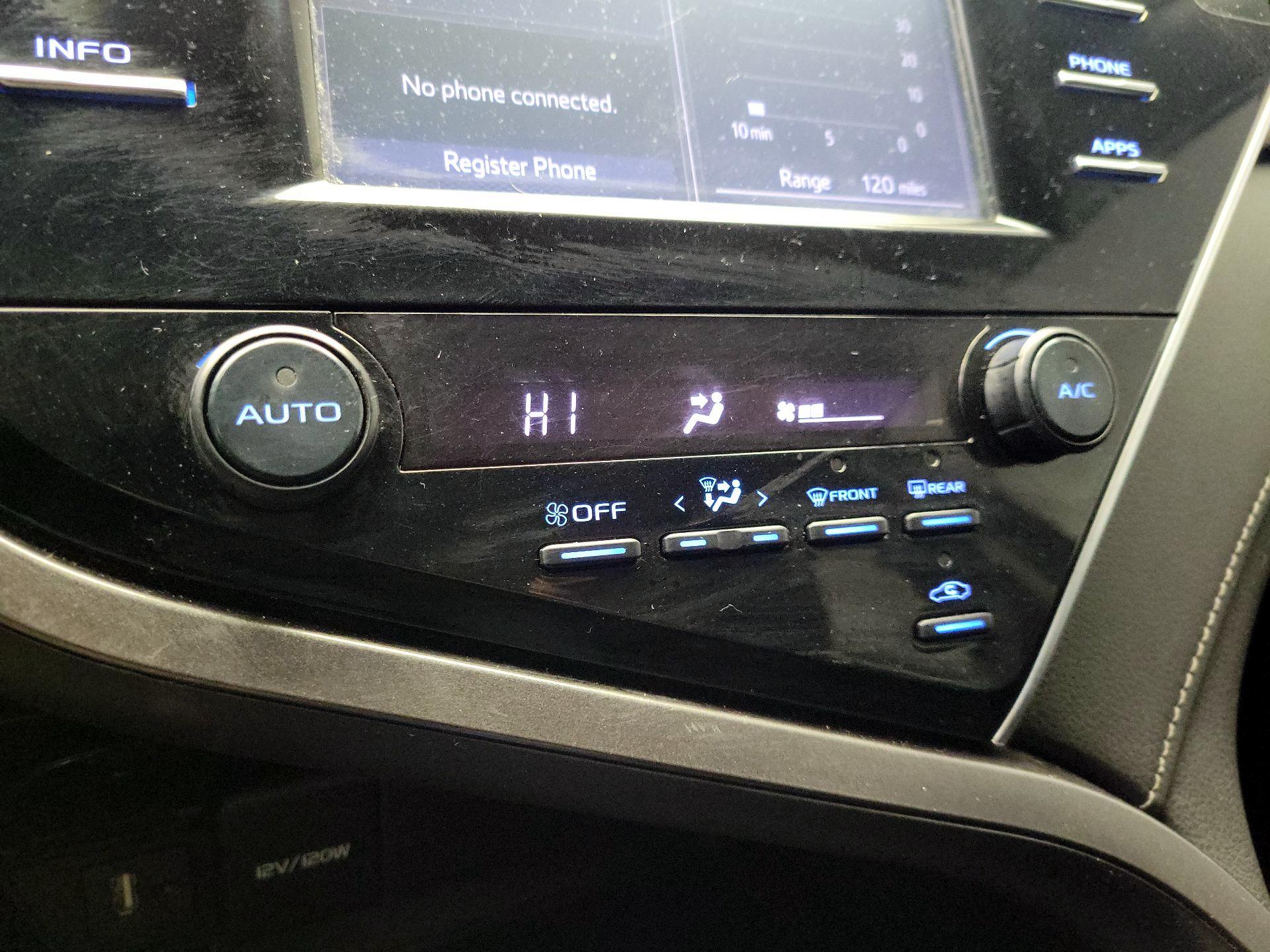 Thumbnail: 2018 Toyota Camry - 16