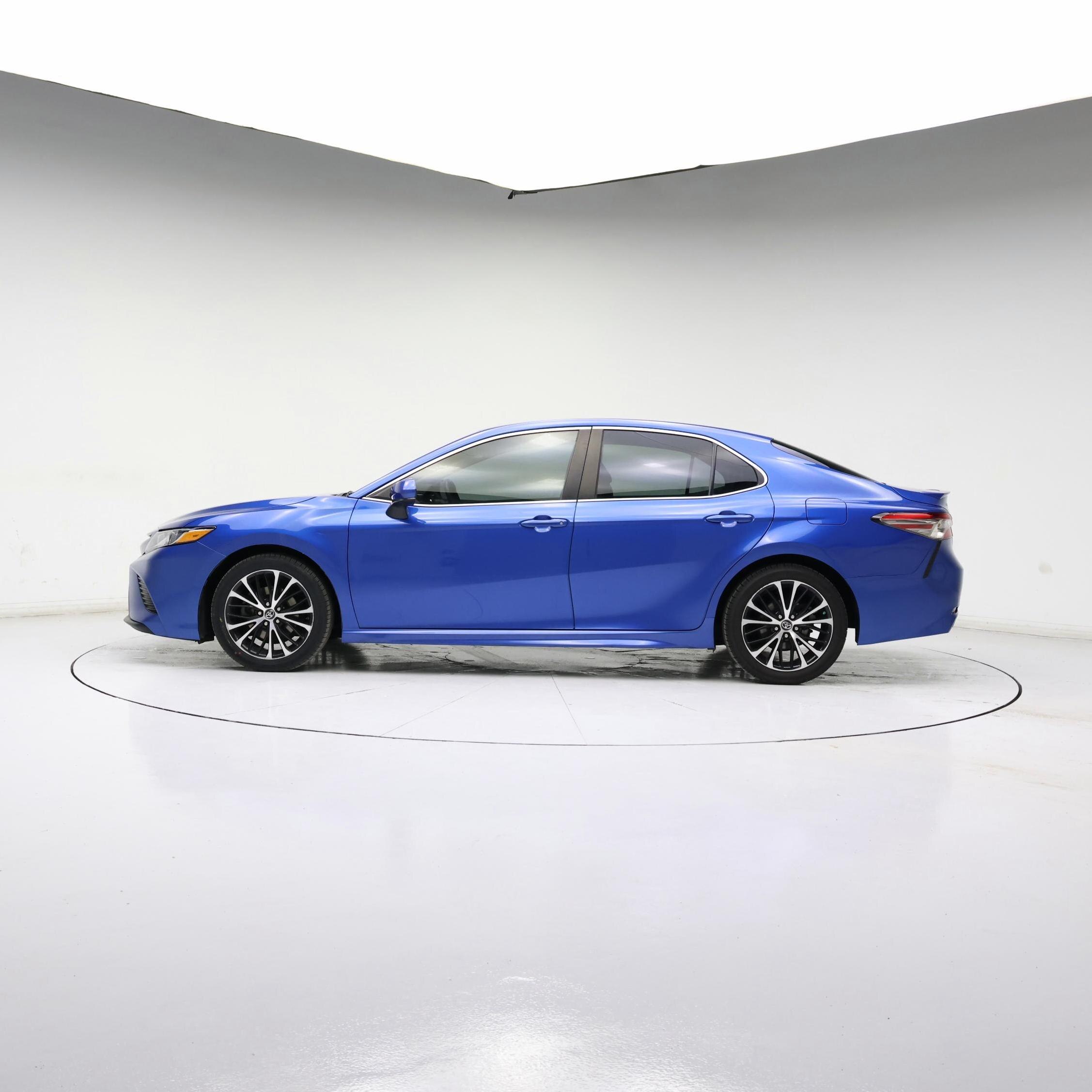 Thumbnail: 2018 Toyota Camry - 3