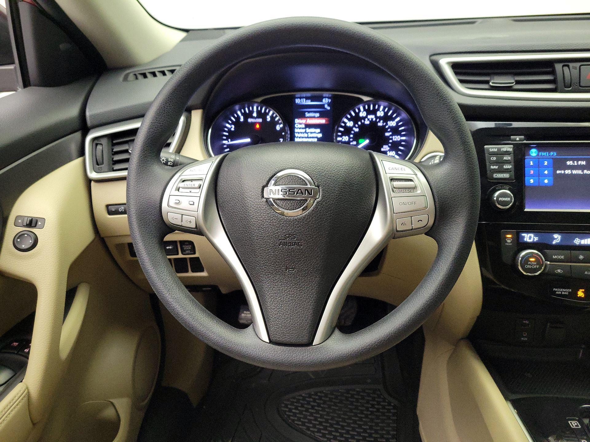 Thumbnail: 2016 Nissan Rogue - 10