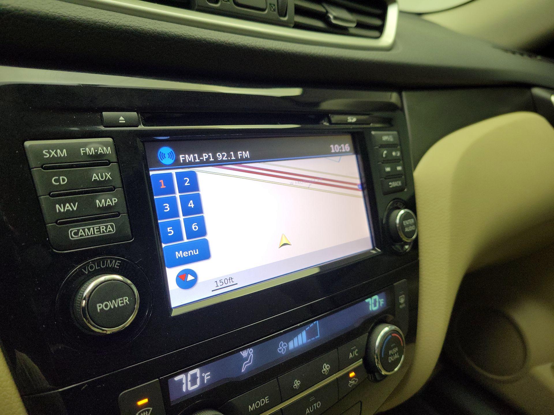 Thumbnail: 2016 Nissan Rogue - 14