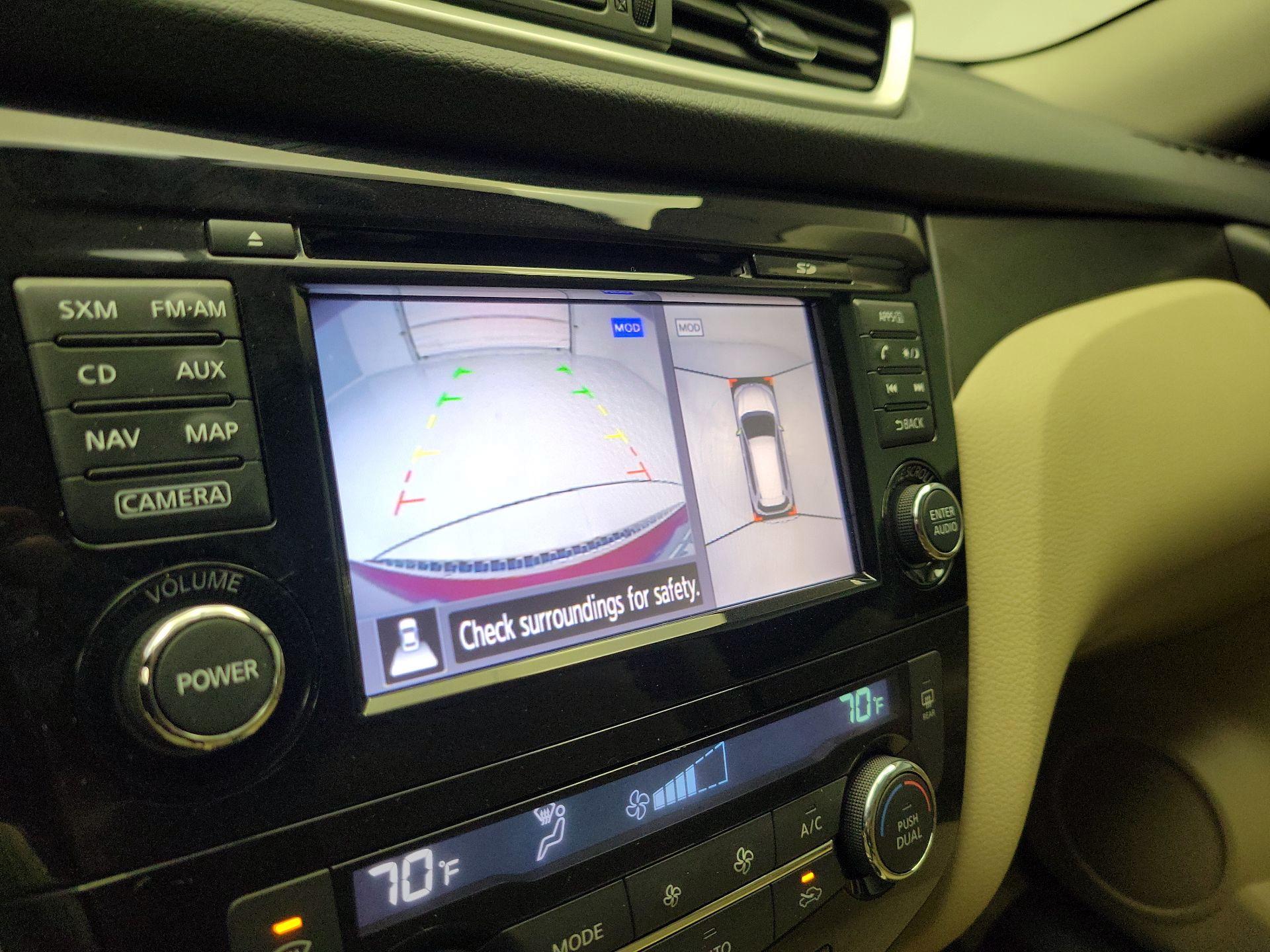 Thumbnail: 2016 Nissan Rogue - 15