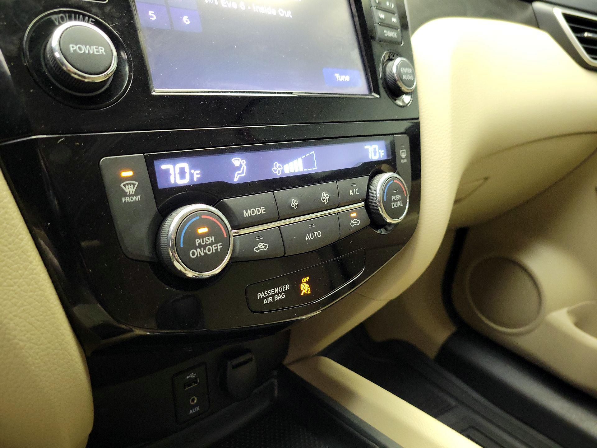 Thumbnail: 2016 Nissan Rogue - 17