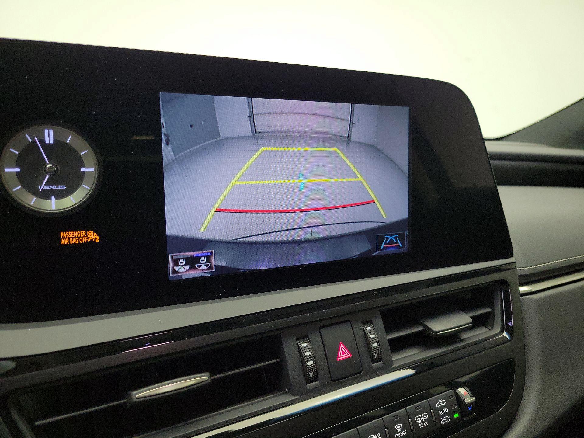 Thumbnail: 2022 Lexus ES - 14