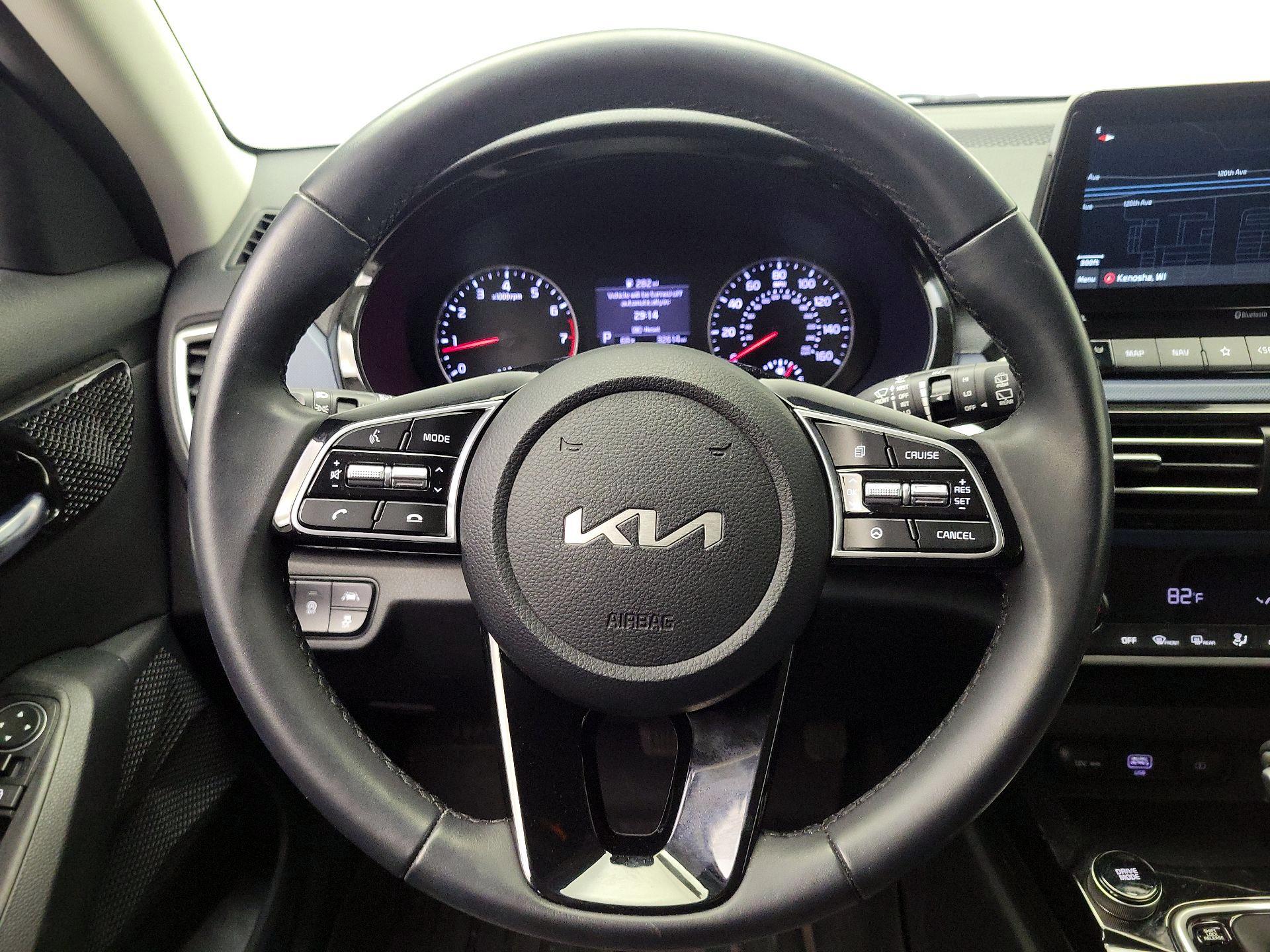 Thumbnail: 2022 Kia Seltos - 10