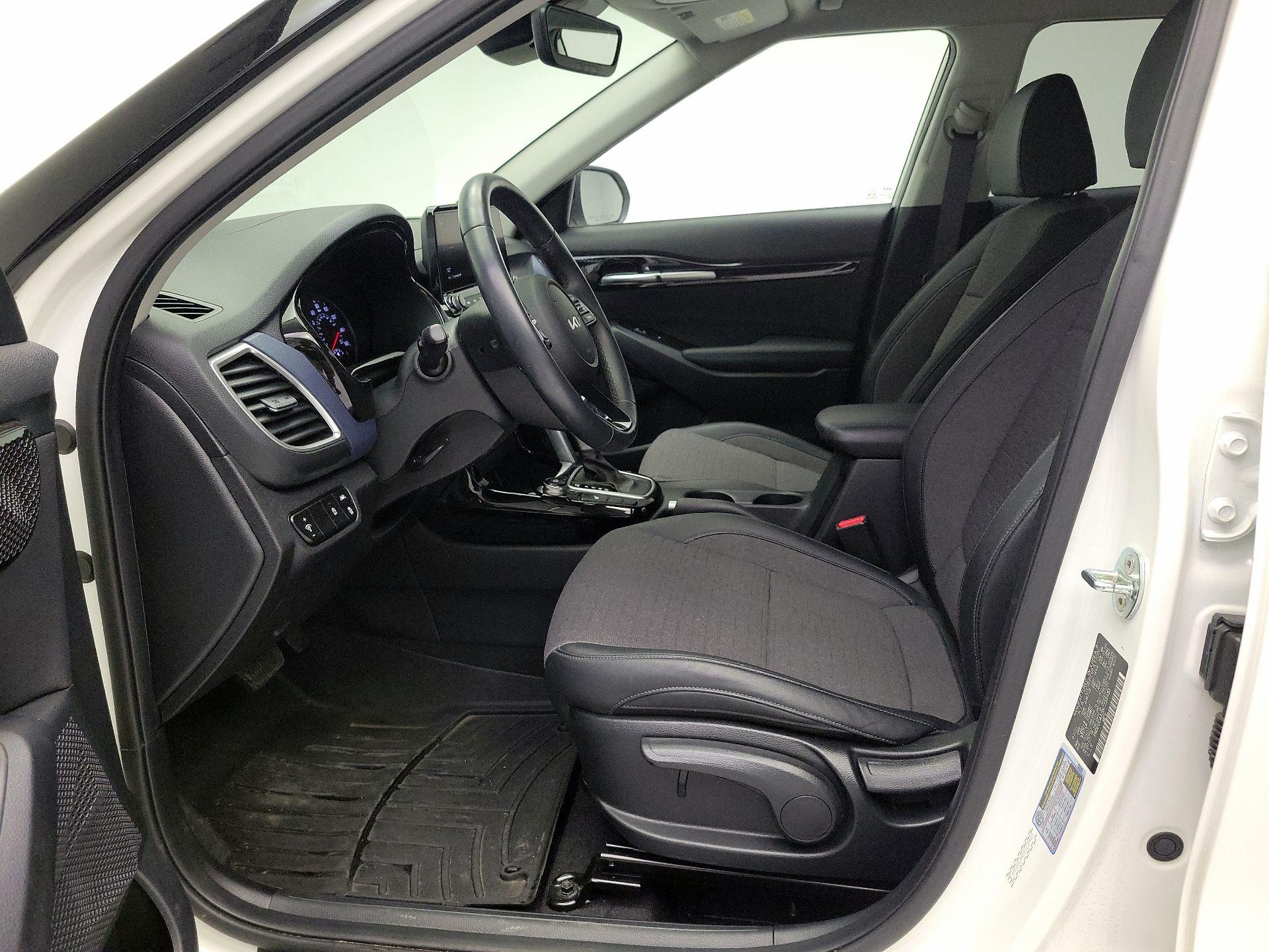 Thumbnail: 2022 Kia Seltos - 11