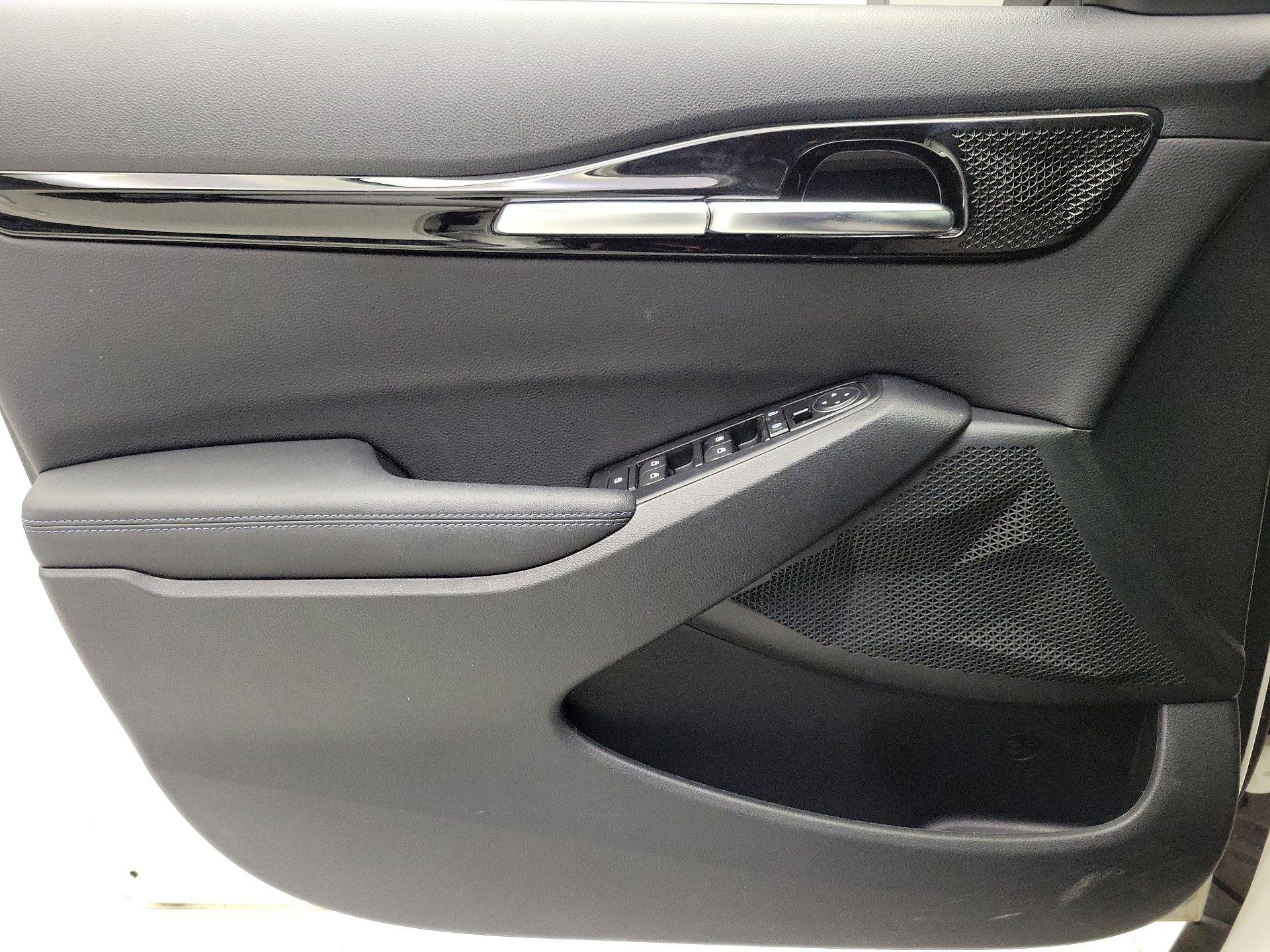 Thumbnail: 2022 Kia Seltos - 12