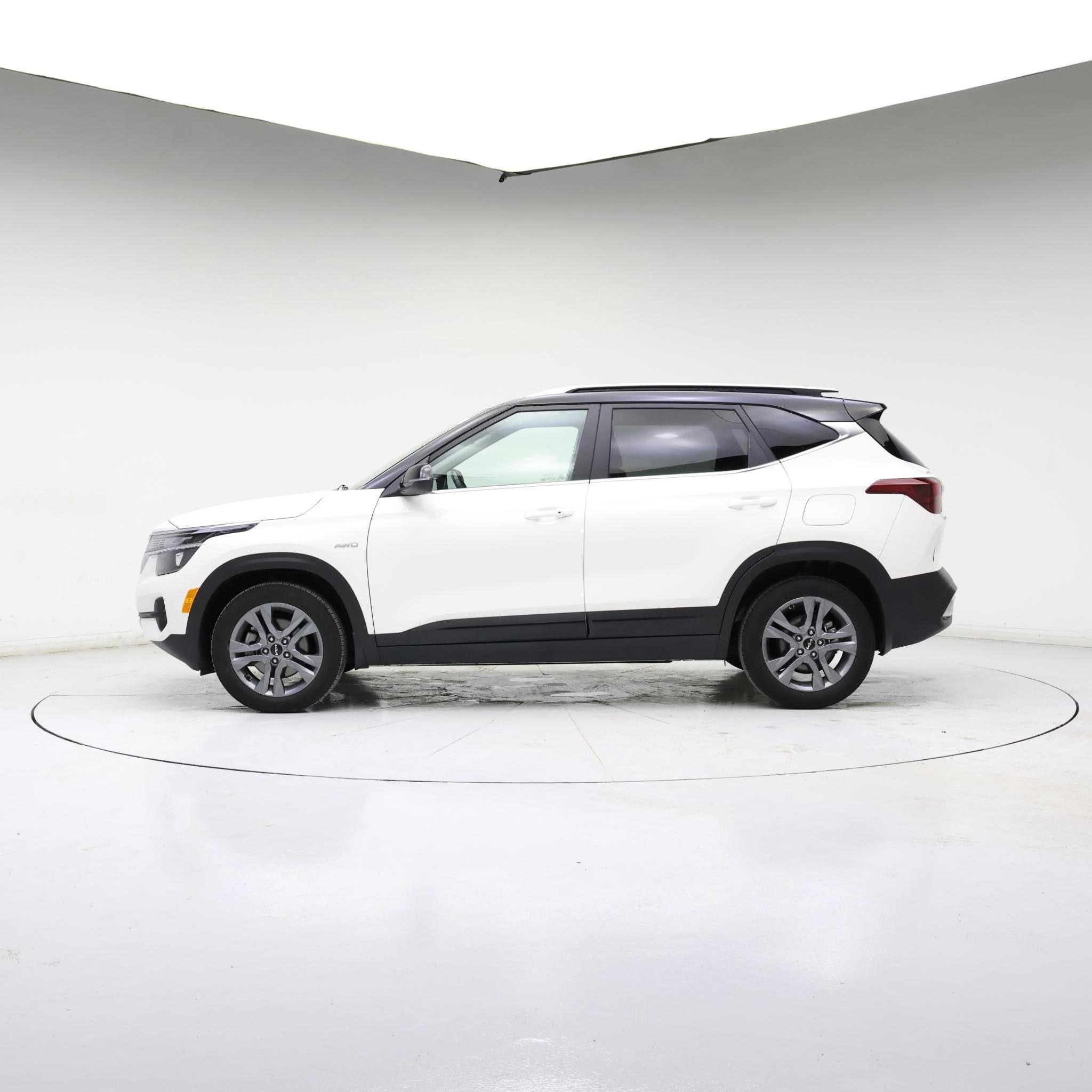 Thumbnail: 2022 Kia Seltos - 3