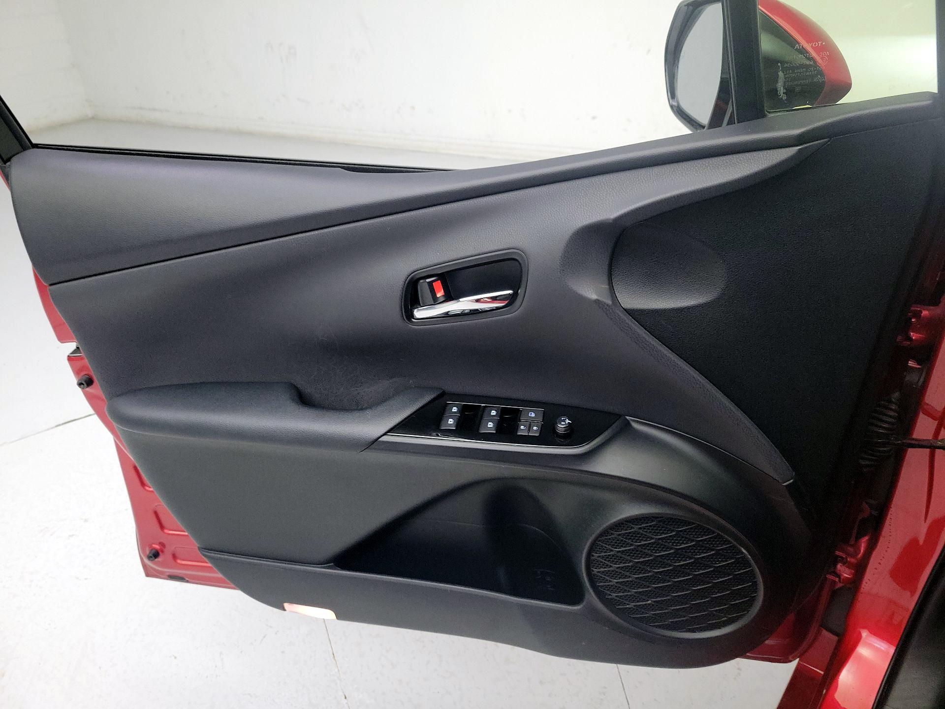 Thumbnail: 2018 Toyota Prius - 12