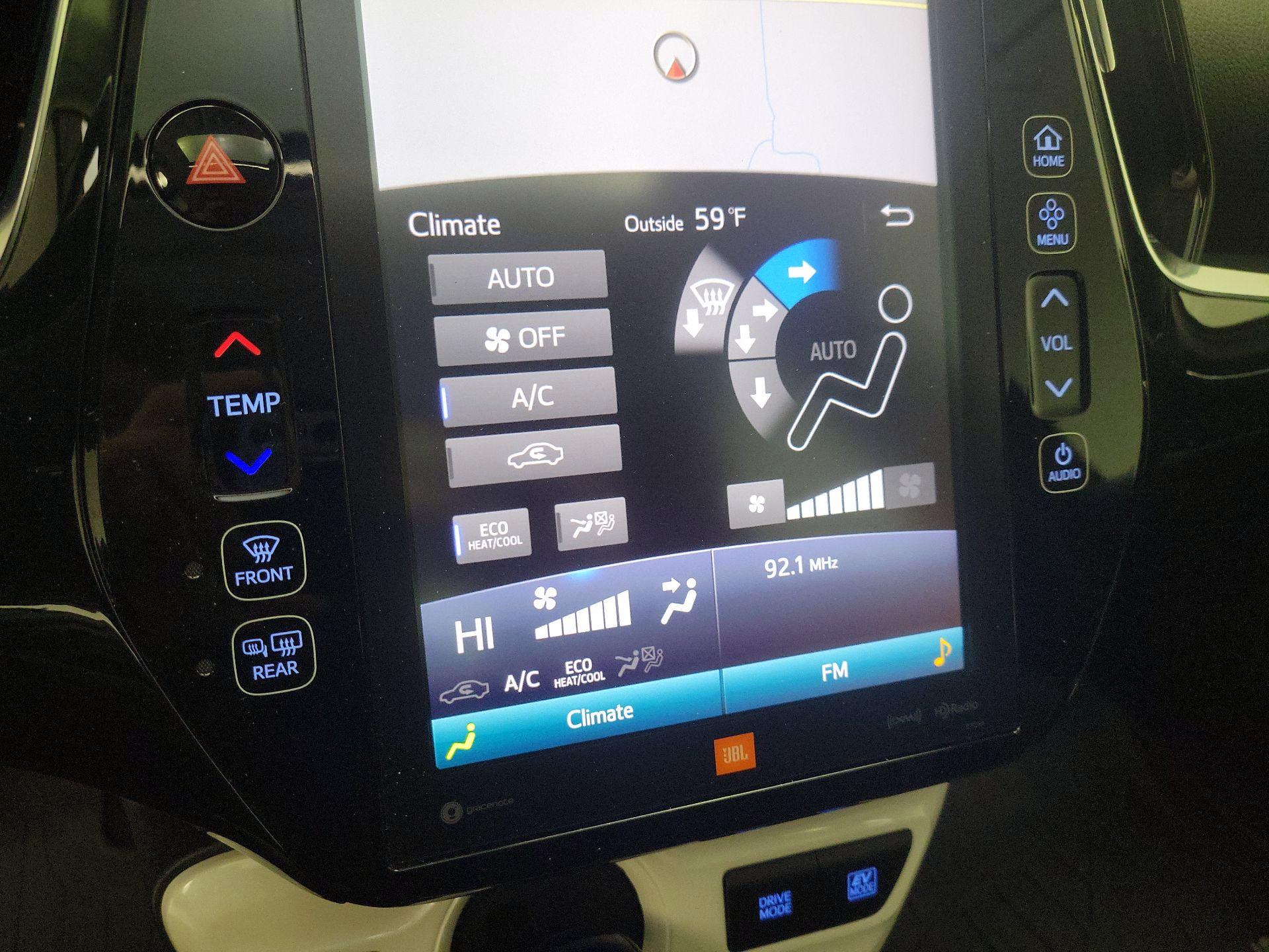 Thumbnail: 2018 Toyota Prius - 17