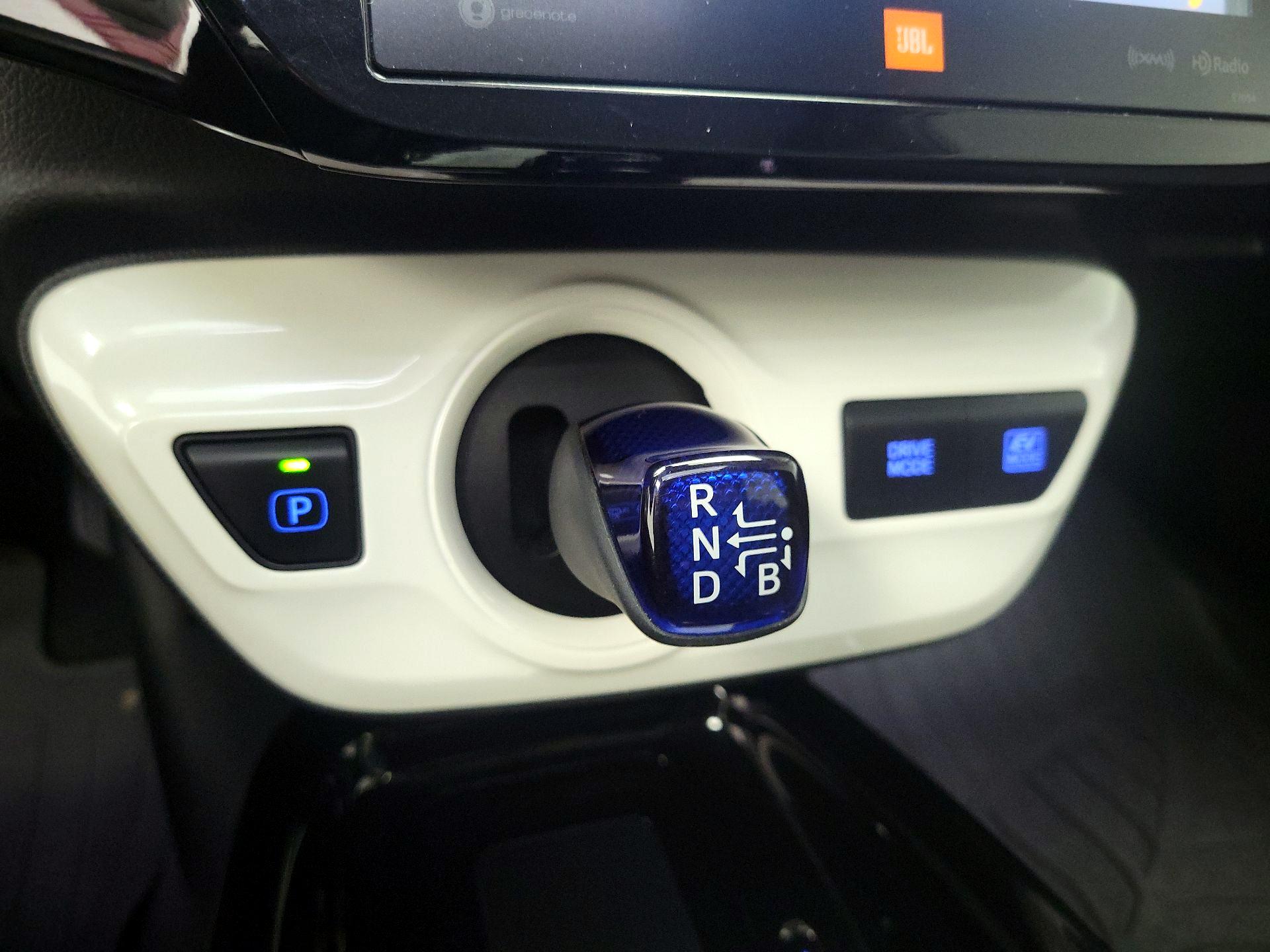 Thumbnail: 2018 Toyota Prius - 18