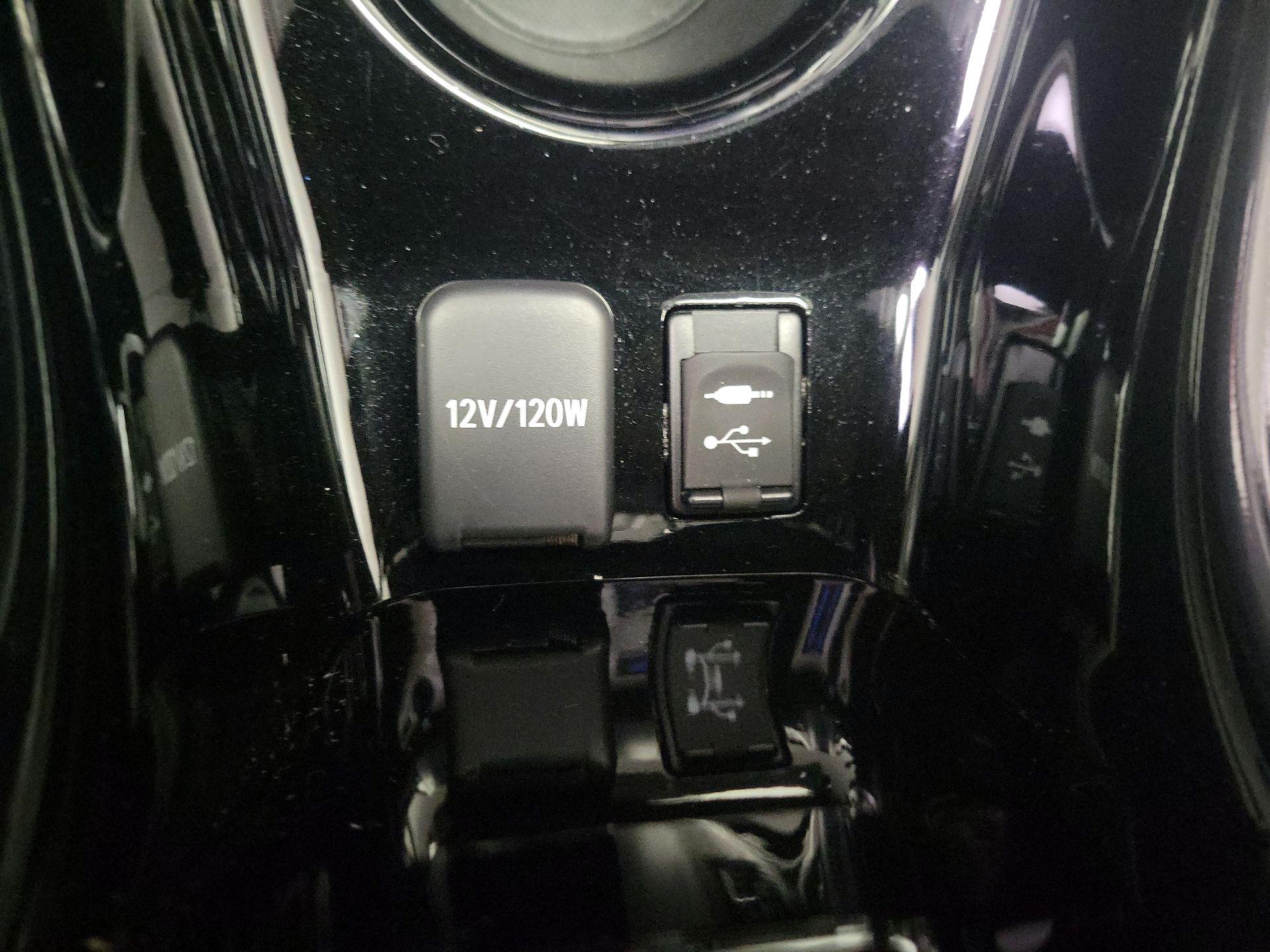 Thumbnail: 2018 Toyota Prius - 19