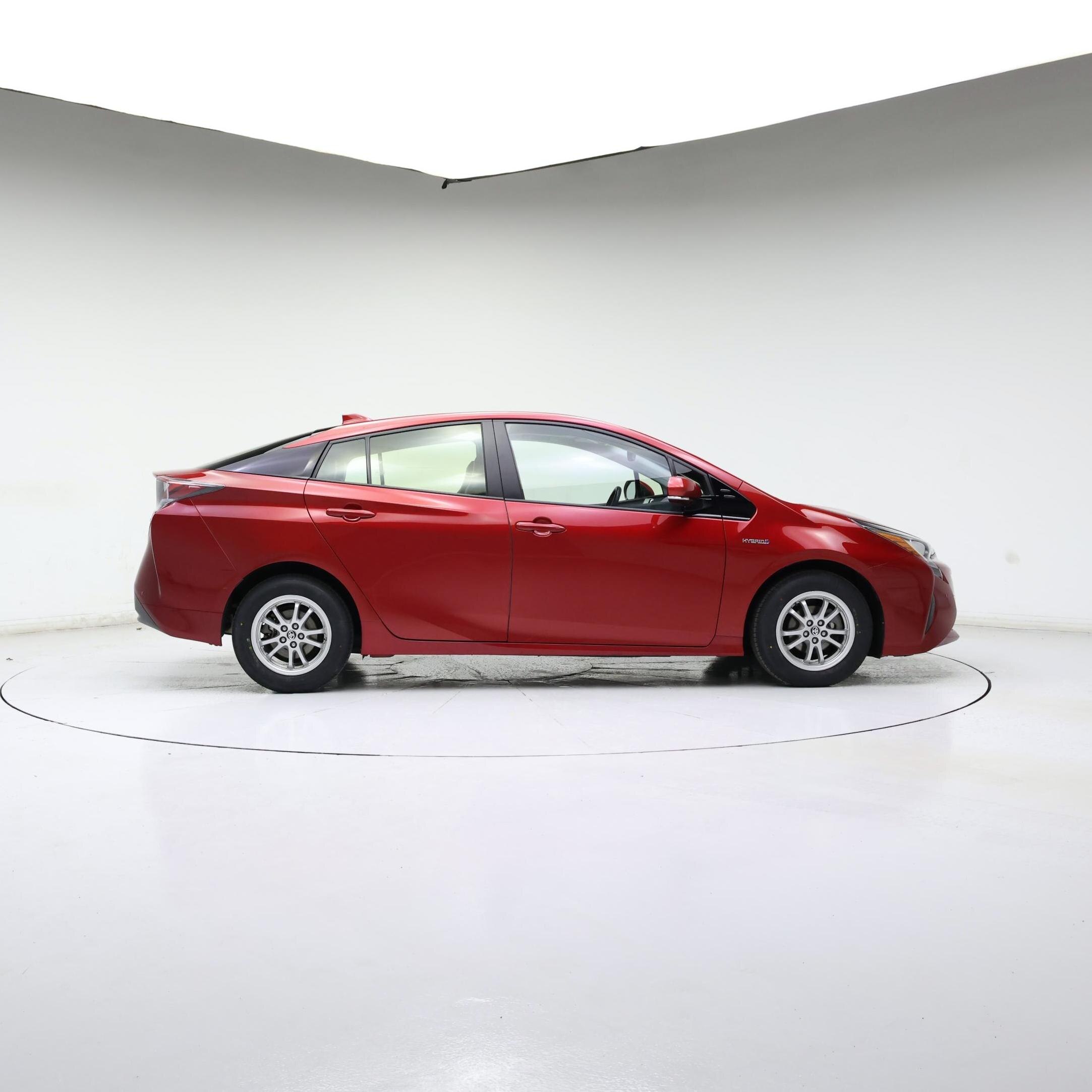 Thumbnail: 2018 Toyota Prius - 7