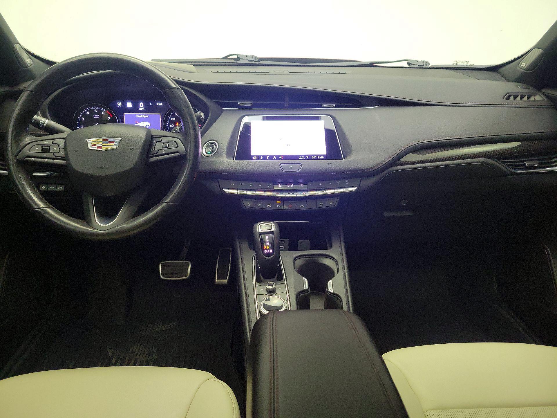 Thumbnail: 2019 Cadillac XT4 - 9