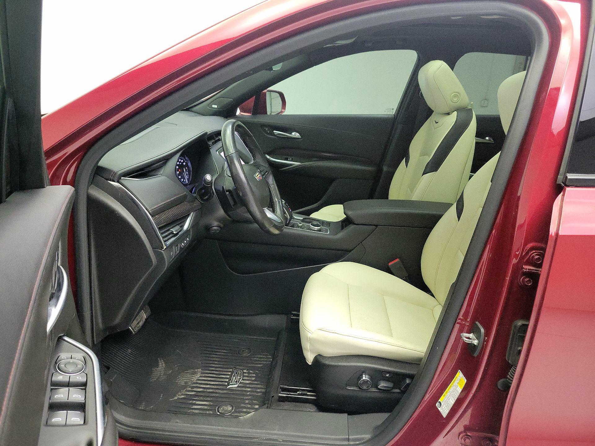 Thumbnail: 2019 Cadillac XT4 - 11