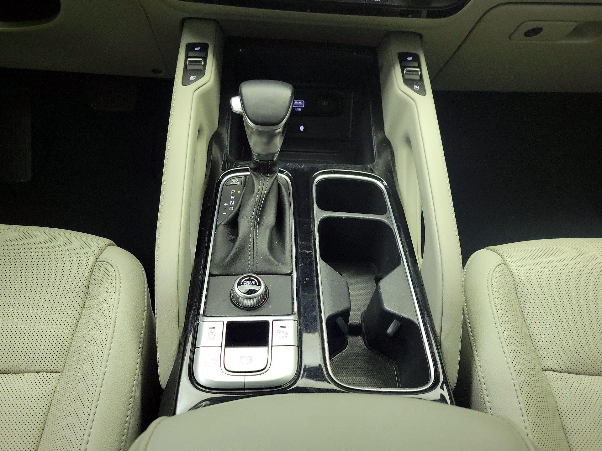 Thumbnail: 2022 Kia Telluride - 18