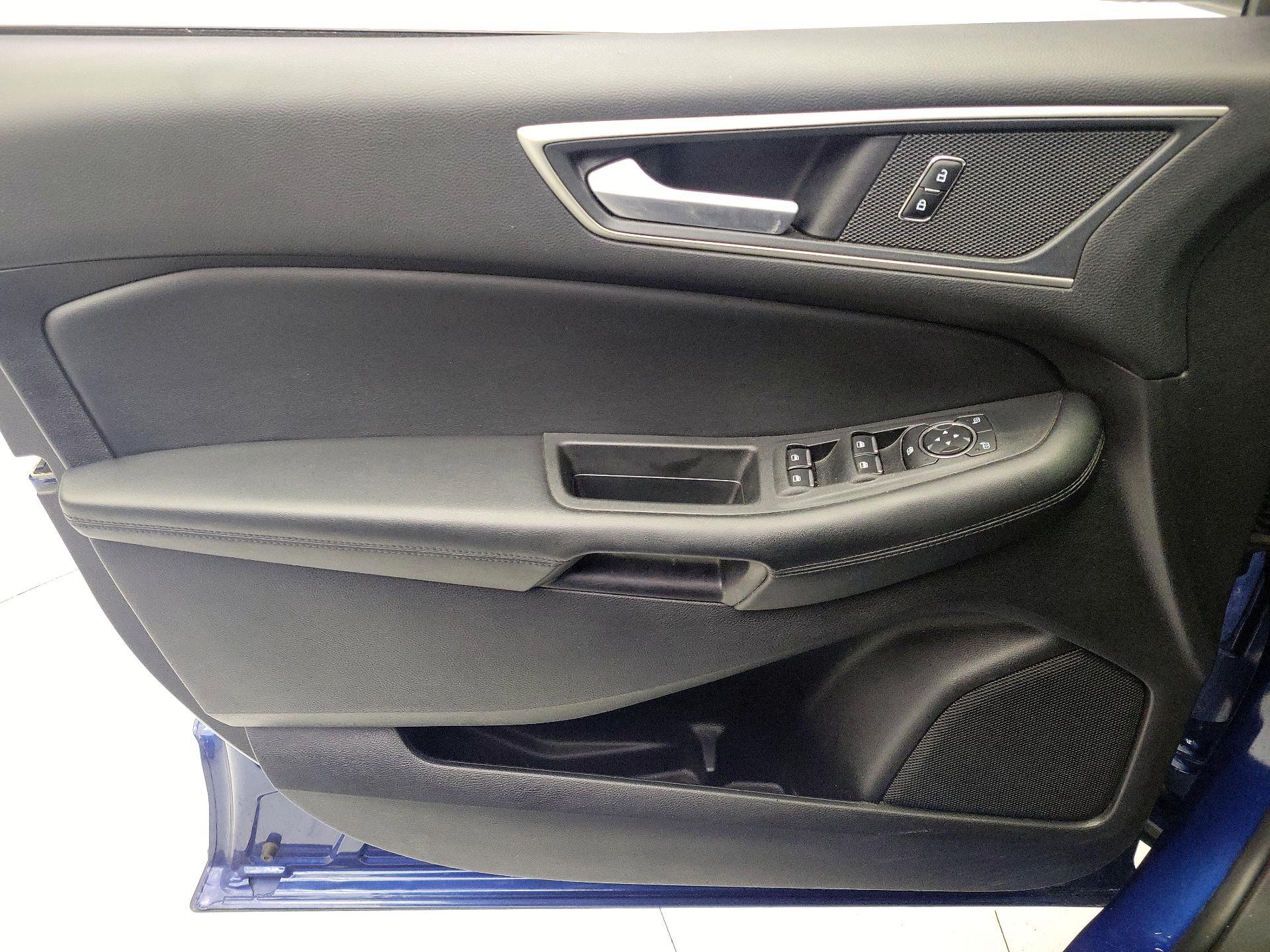 Thumbnail: 2020 Ford Edge - 12