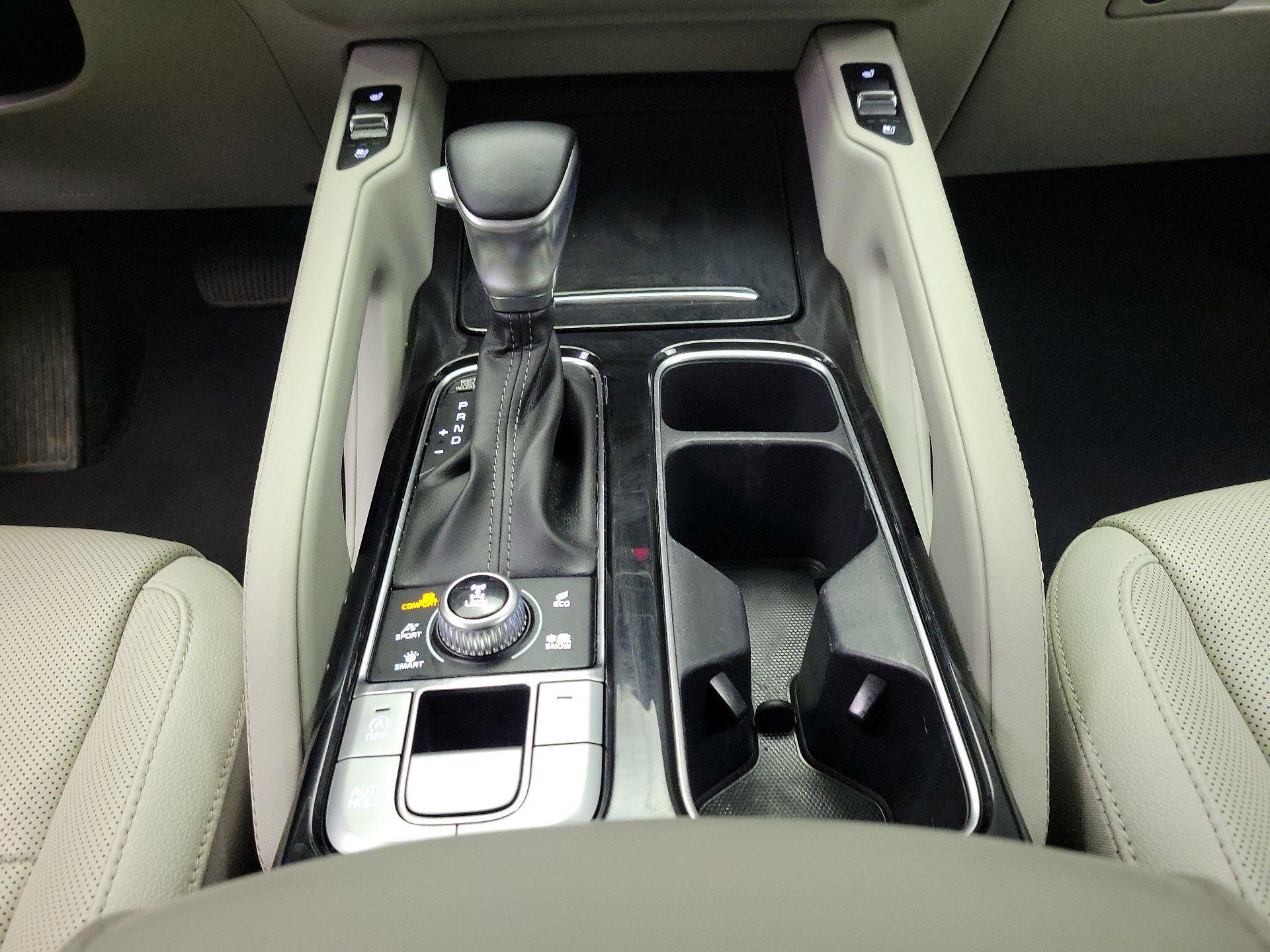 Thumbnail: 2022 Kia Telluride - 18