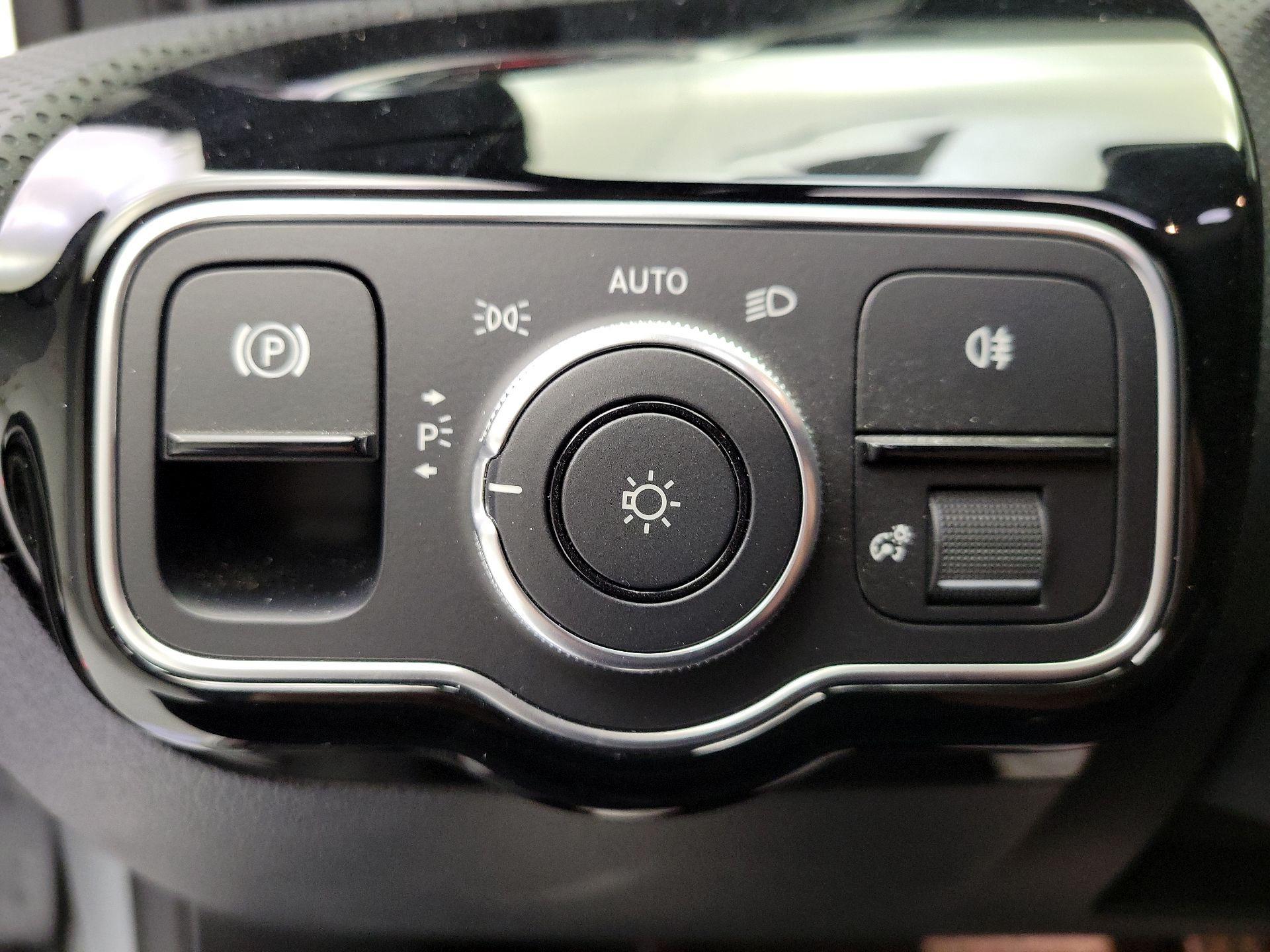 Thumbnail: 2023 Mercedes-Benz CLA - 13