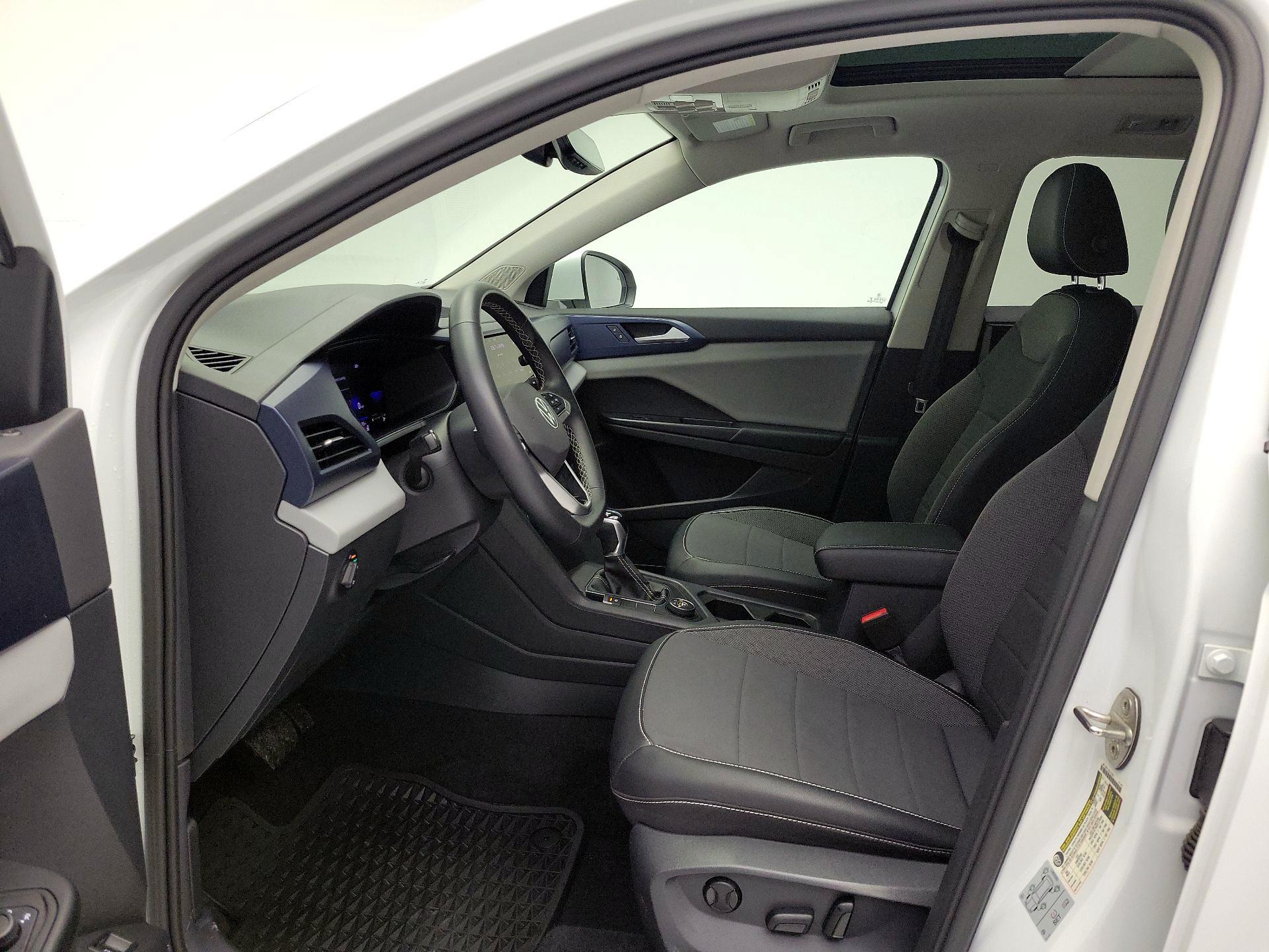 Thumbnail: 2022 Volkswagen Taos - 11