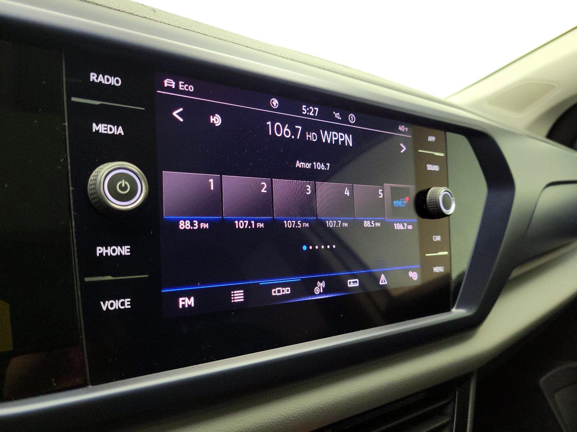 Thumbnail: 2022 Volkswagen Taos - 14